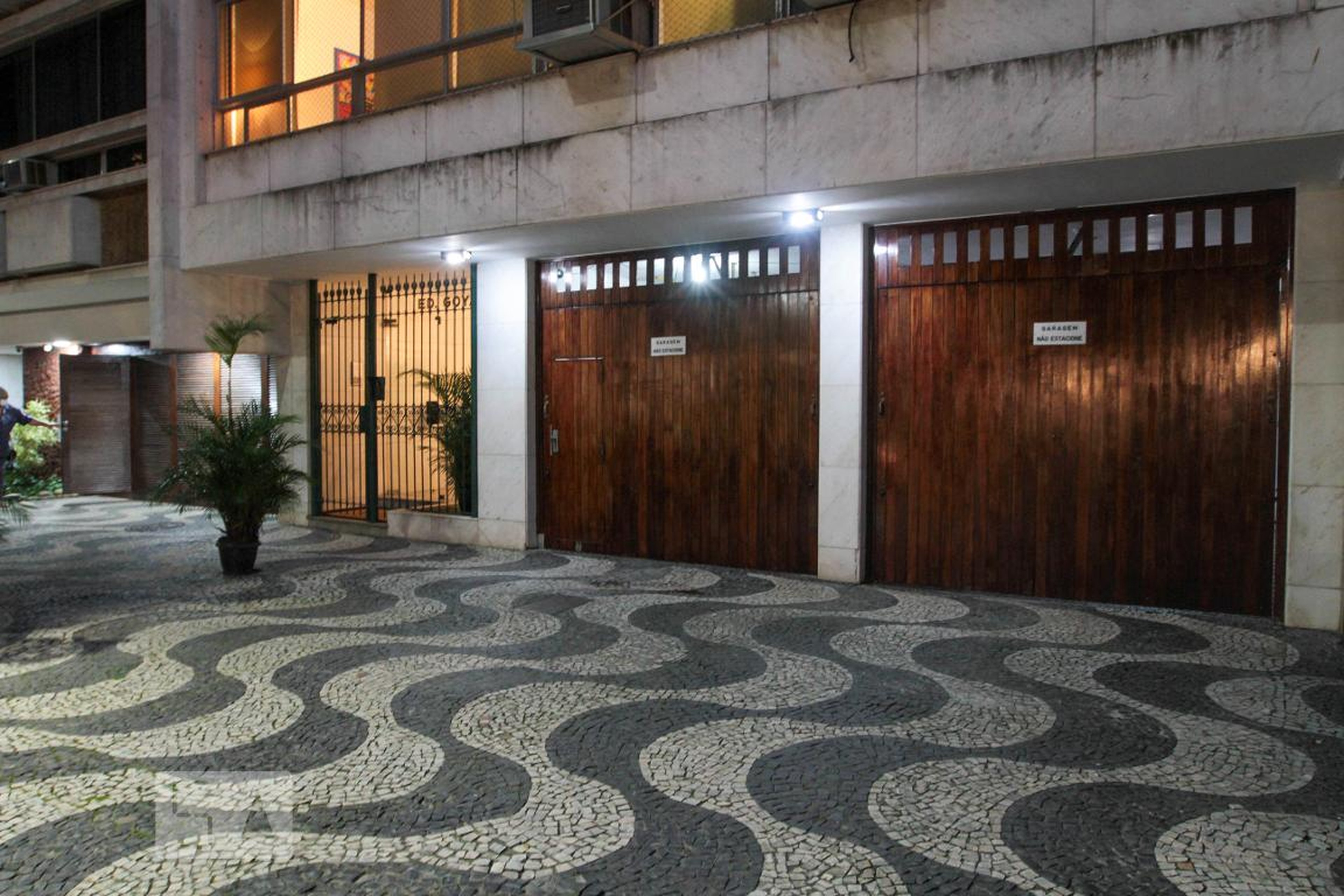 Entrada do Prédio - null