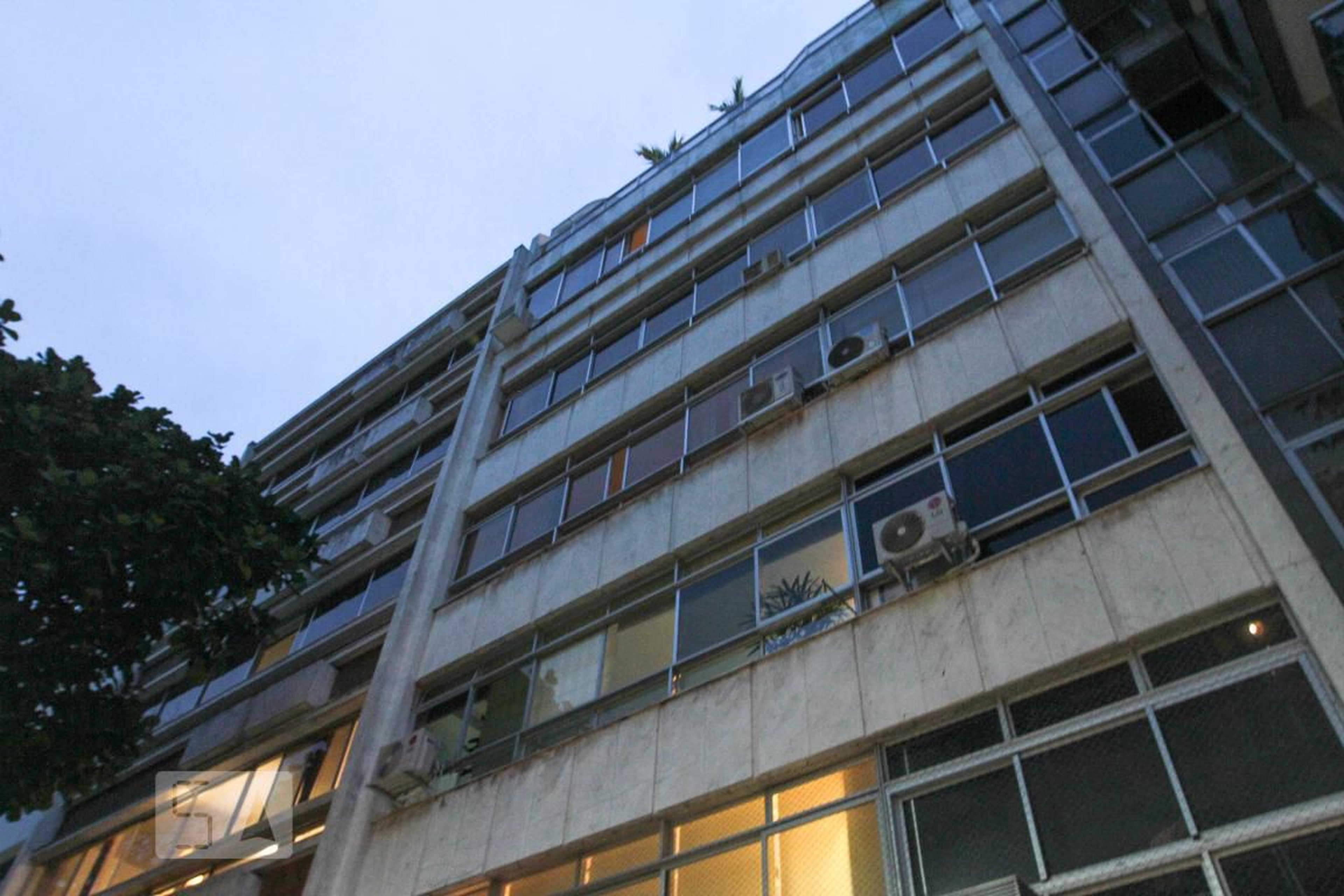 Fachada do Prédio Condomínio em Rua Redentor, 272