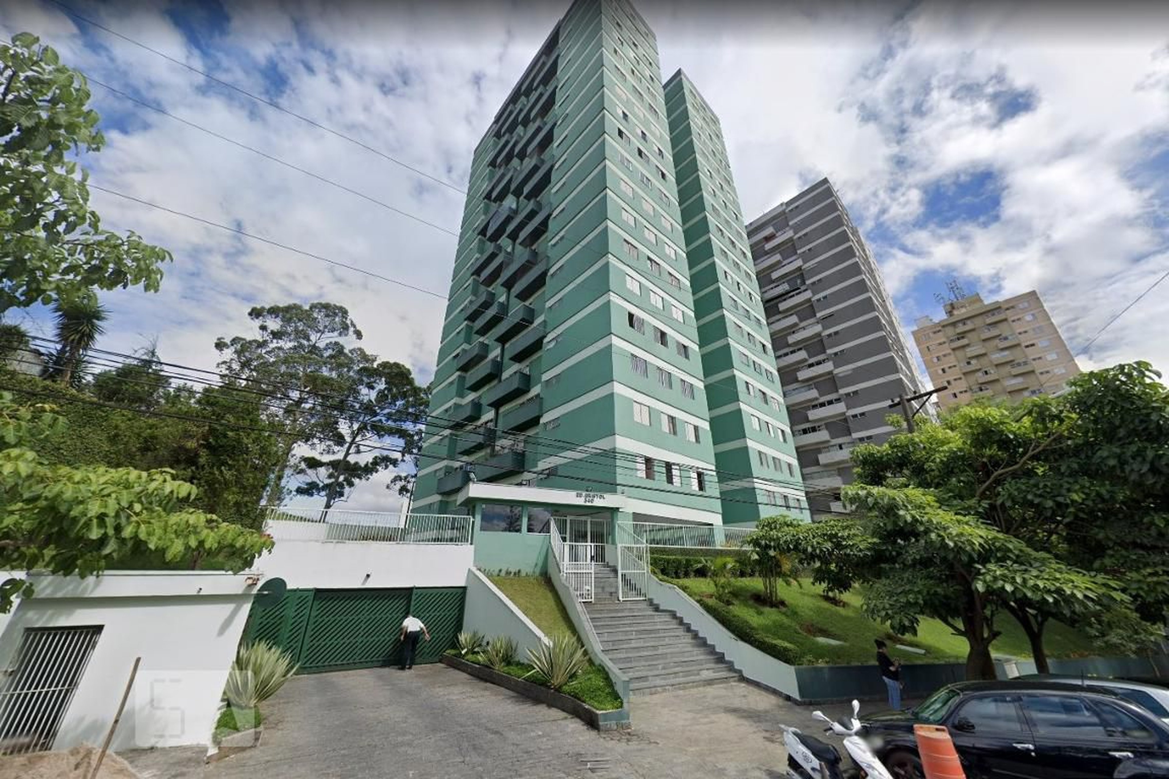 Fachada do Condomínio Condomínio Bristol