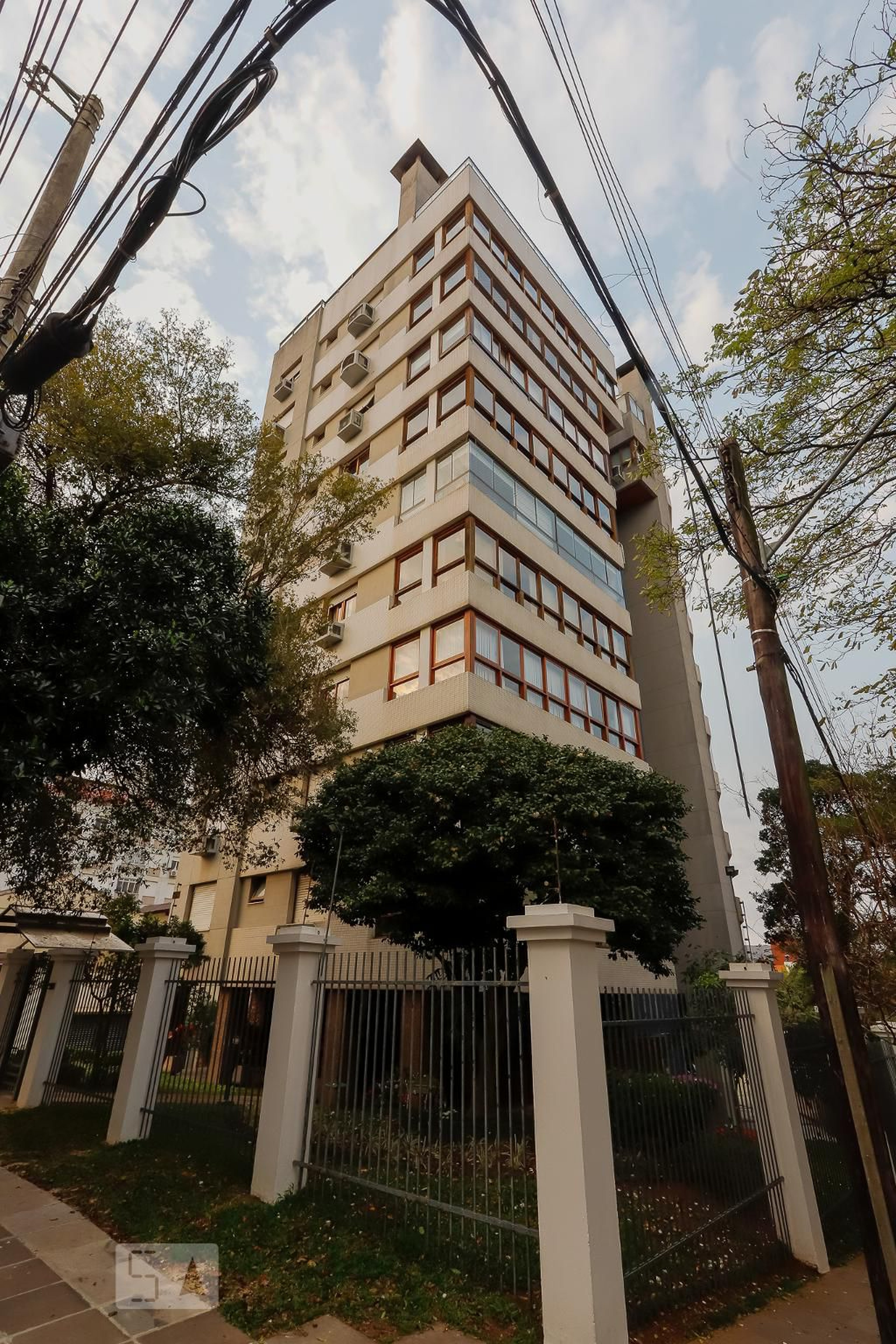 Fachada do Prédio Condomínio em Rua Ferreira Viana, 511