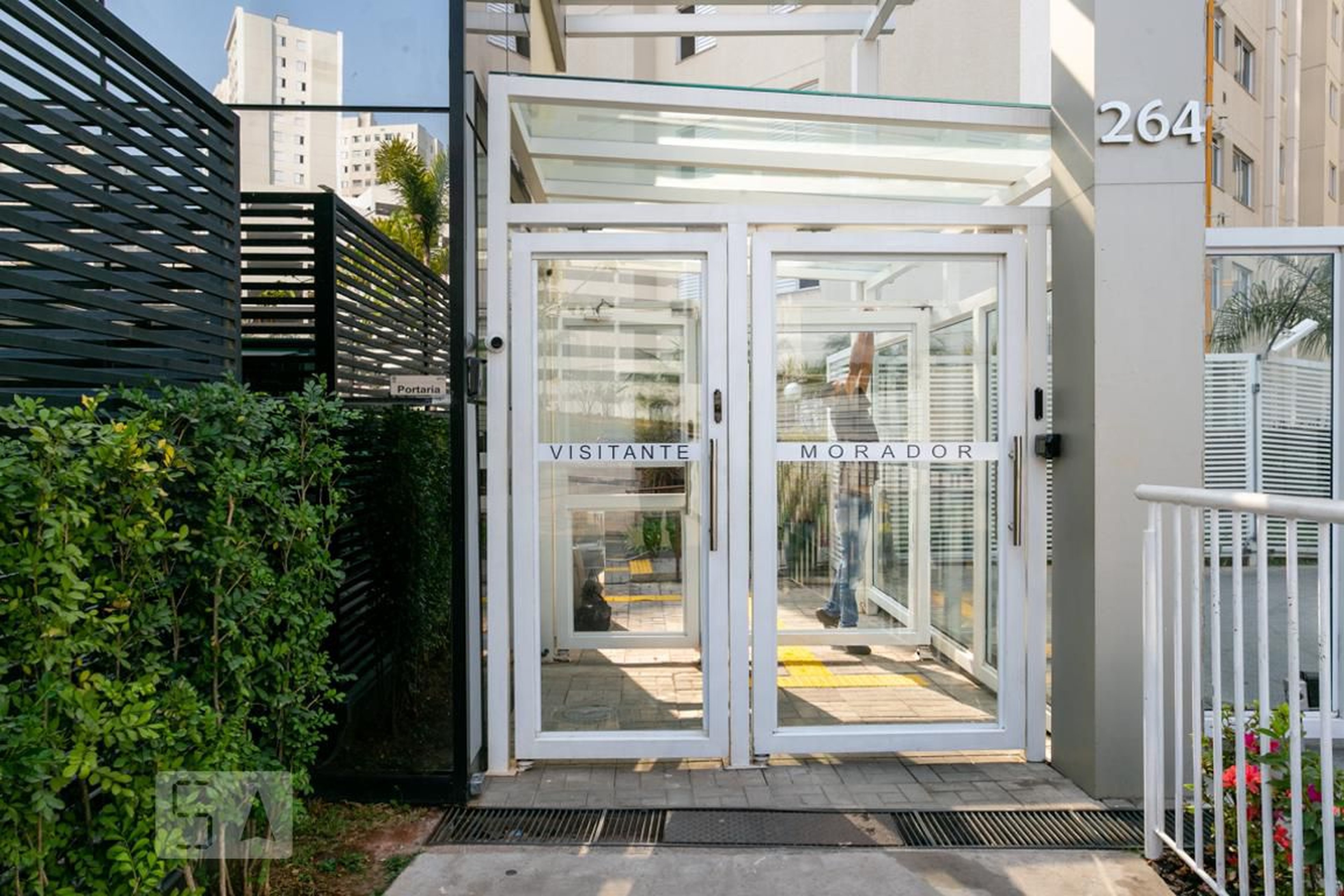 Fachada do condomínio Condomínio Spazio Praia da Enseada