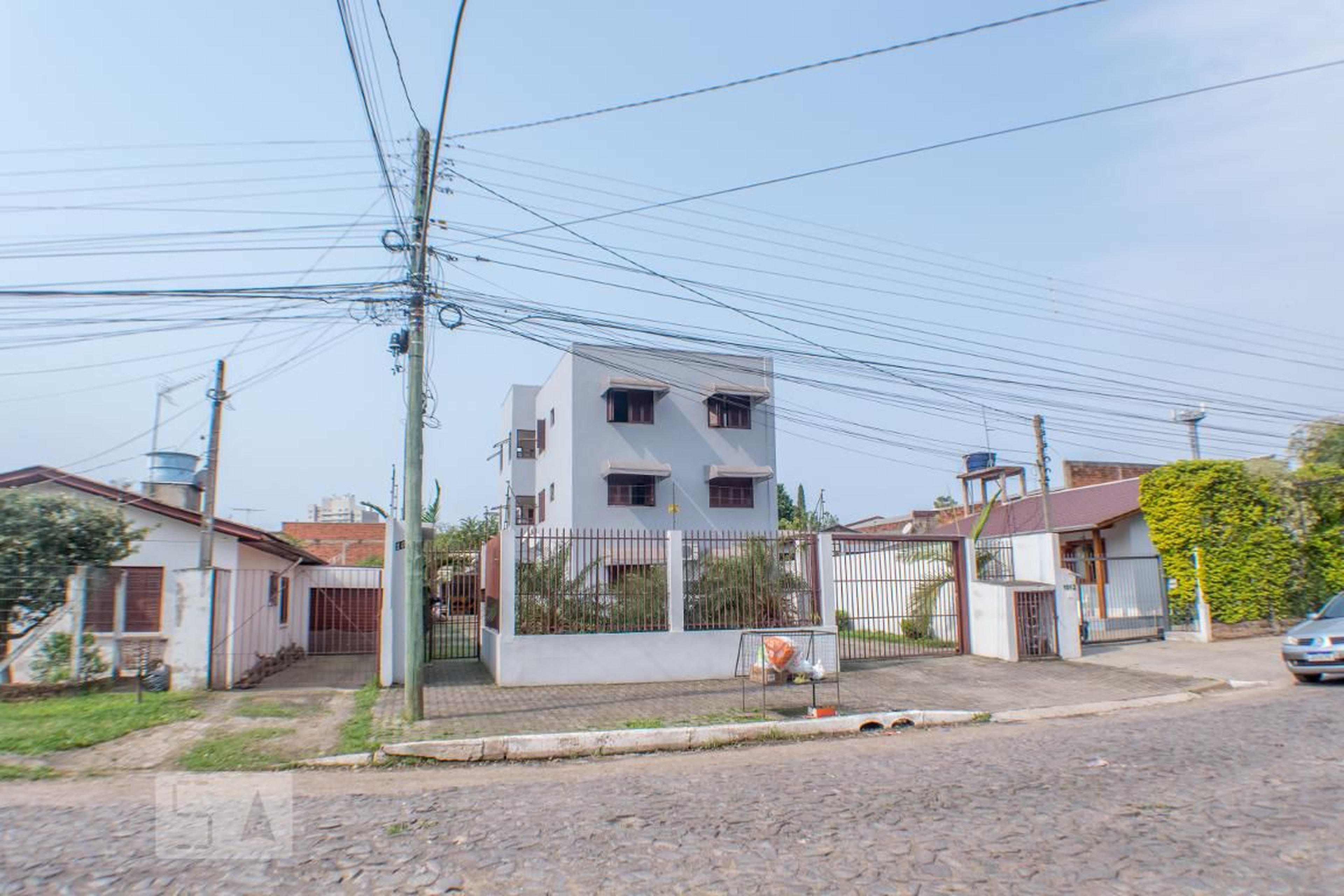 Fachada Condomínio em Rua Santa Sofía, 1040
