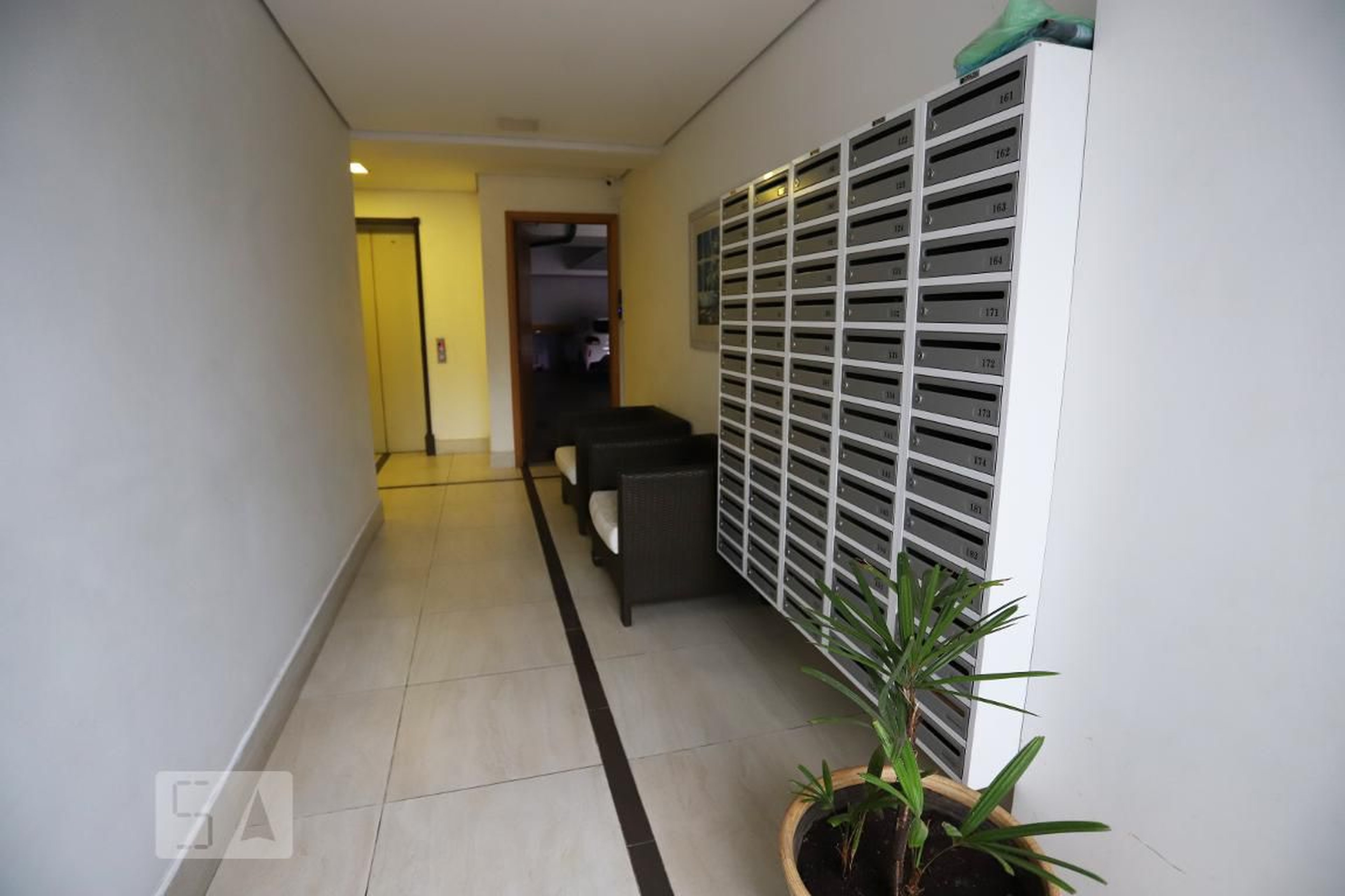 Hall de entrada - Flor de Lírio