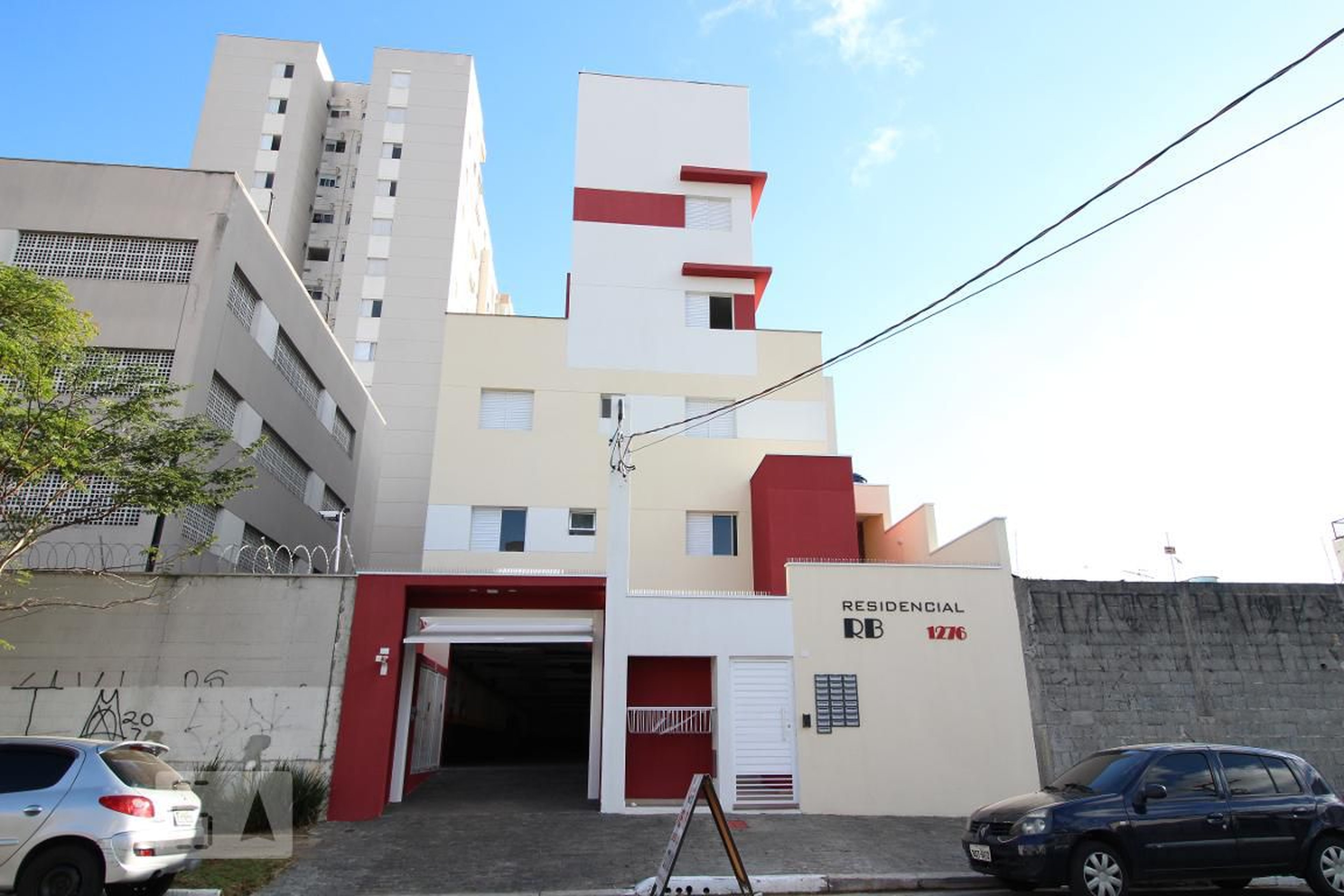 Fachada Condomínio em Rua Rêgo Barros, 1286