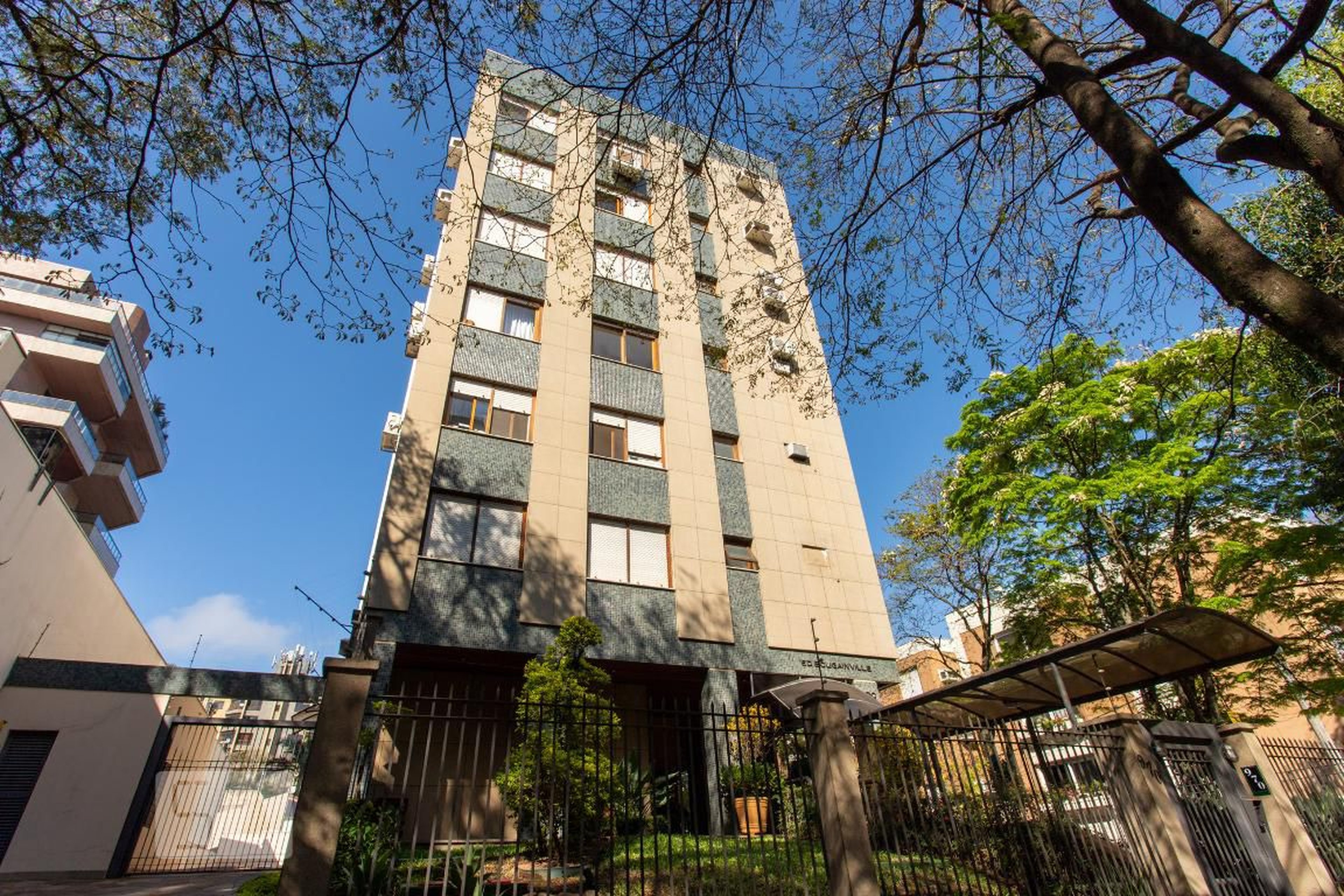 Fachada Condomínio Bugan Ville