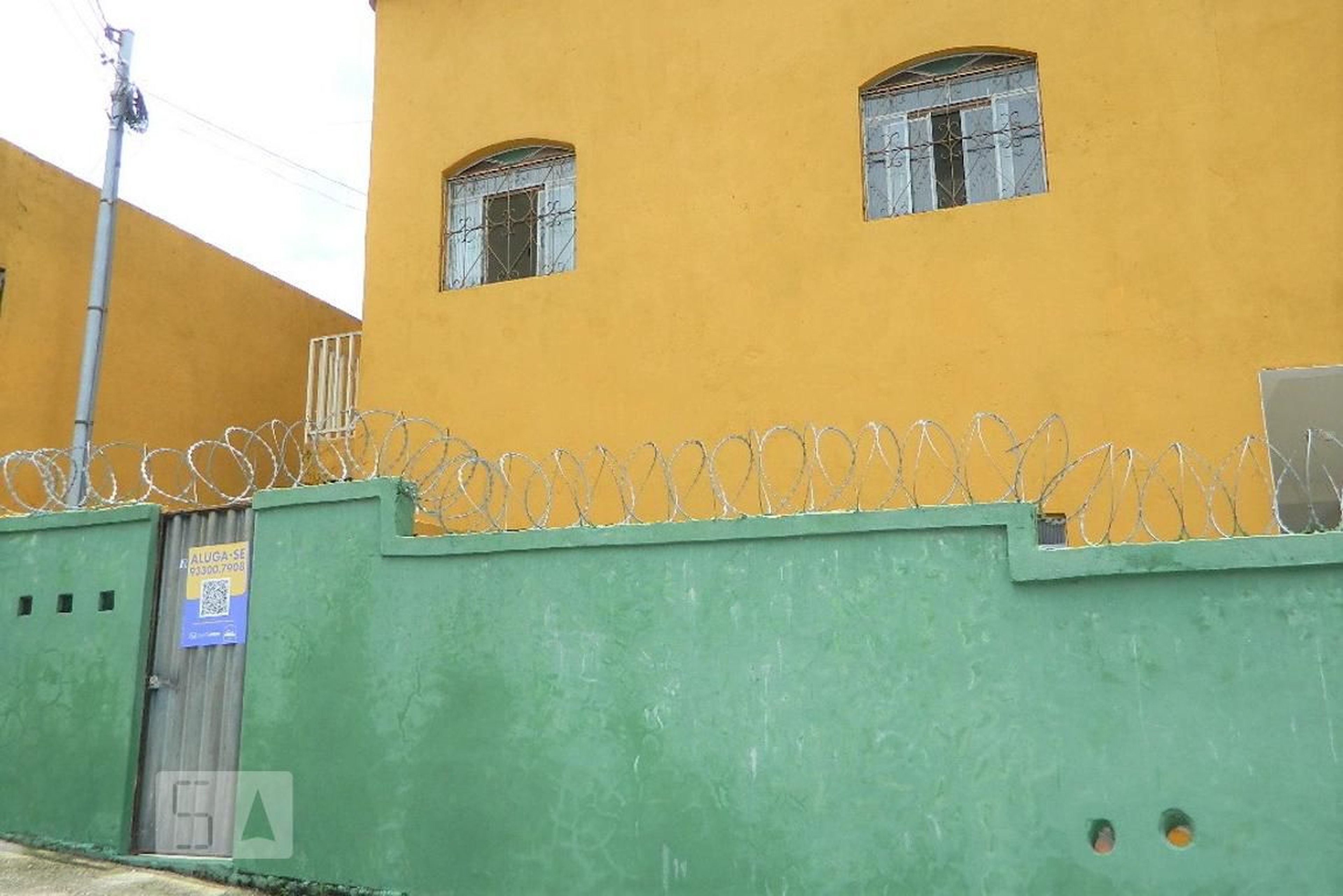 Fachada do Condomínio Condomínio em Rua Laranjeiras, 305