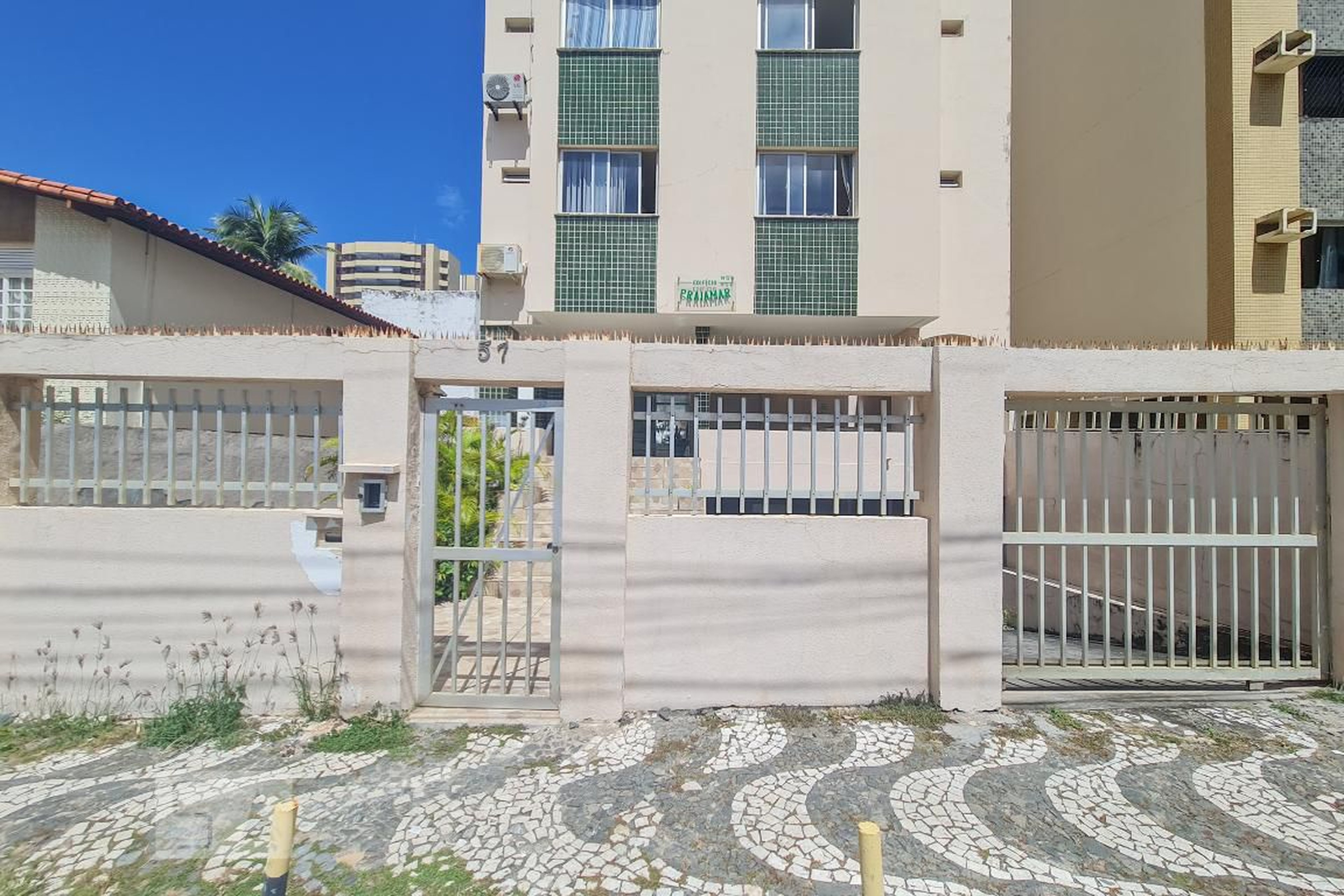 Fachada Condomínio Praia Mar