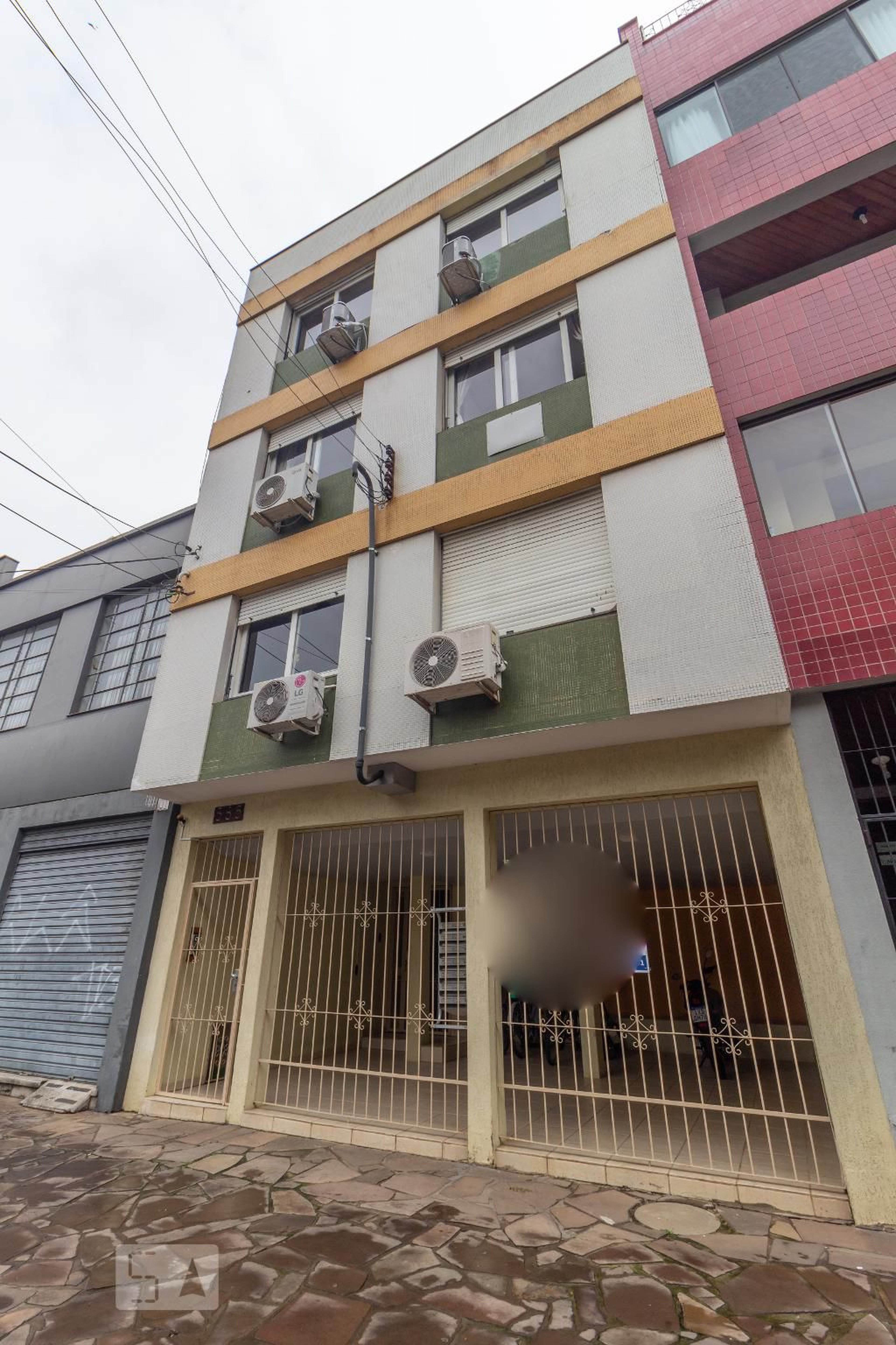 Fachada Condomínio em Rua Jacinto Gomes, 585