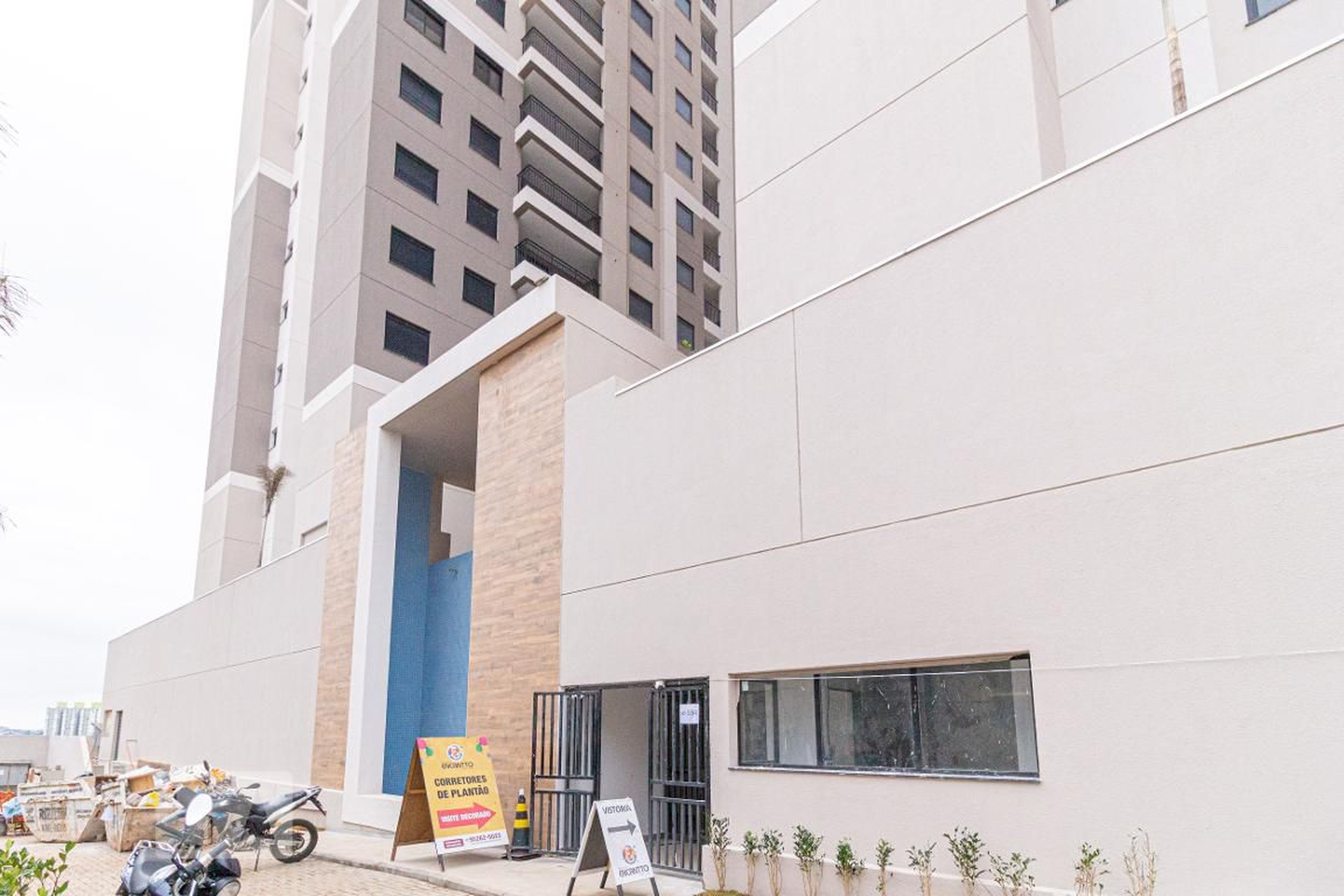 Fachada Condomínio em Rua Achiles Beline, 169