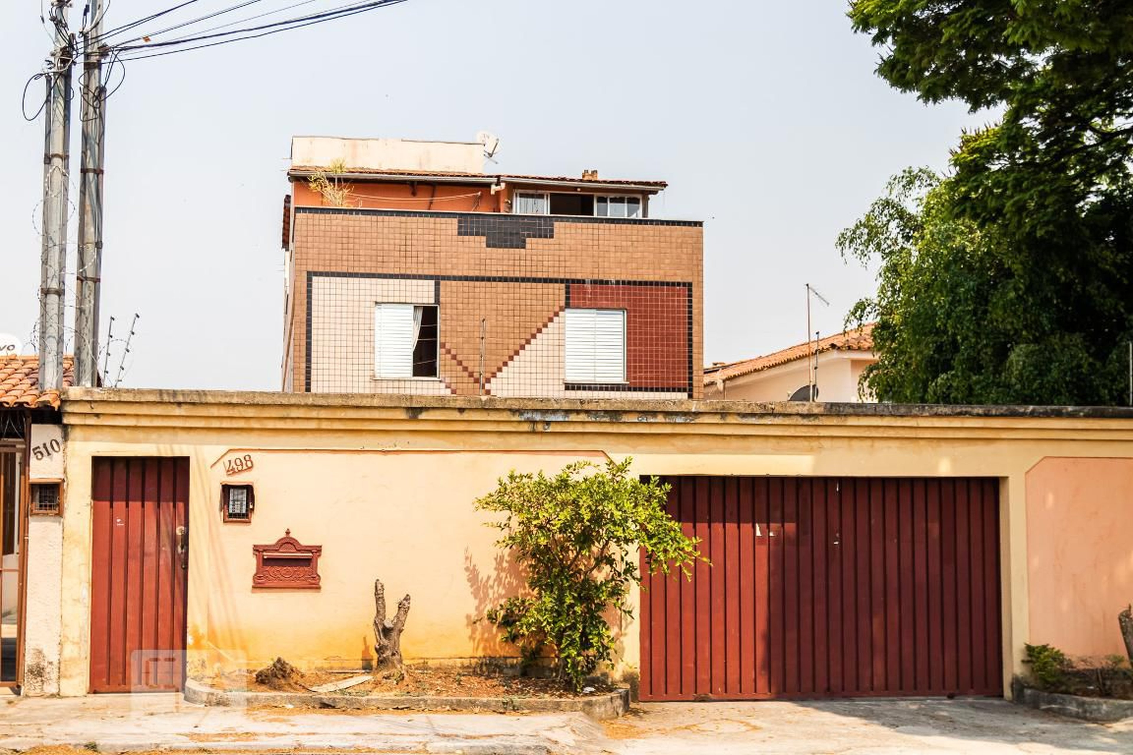 Fachada Condomínio em Rua Monte Alverne, 498