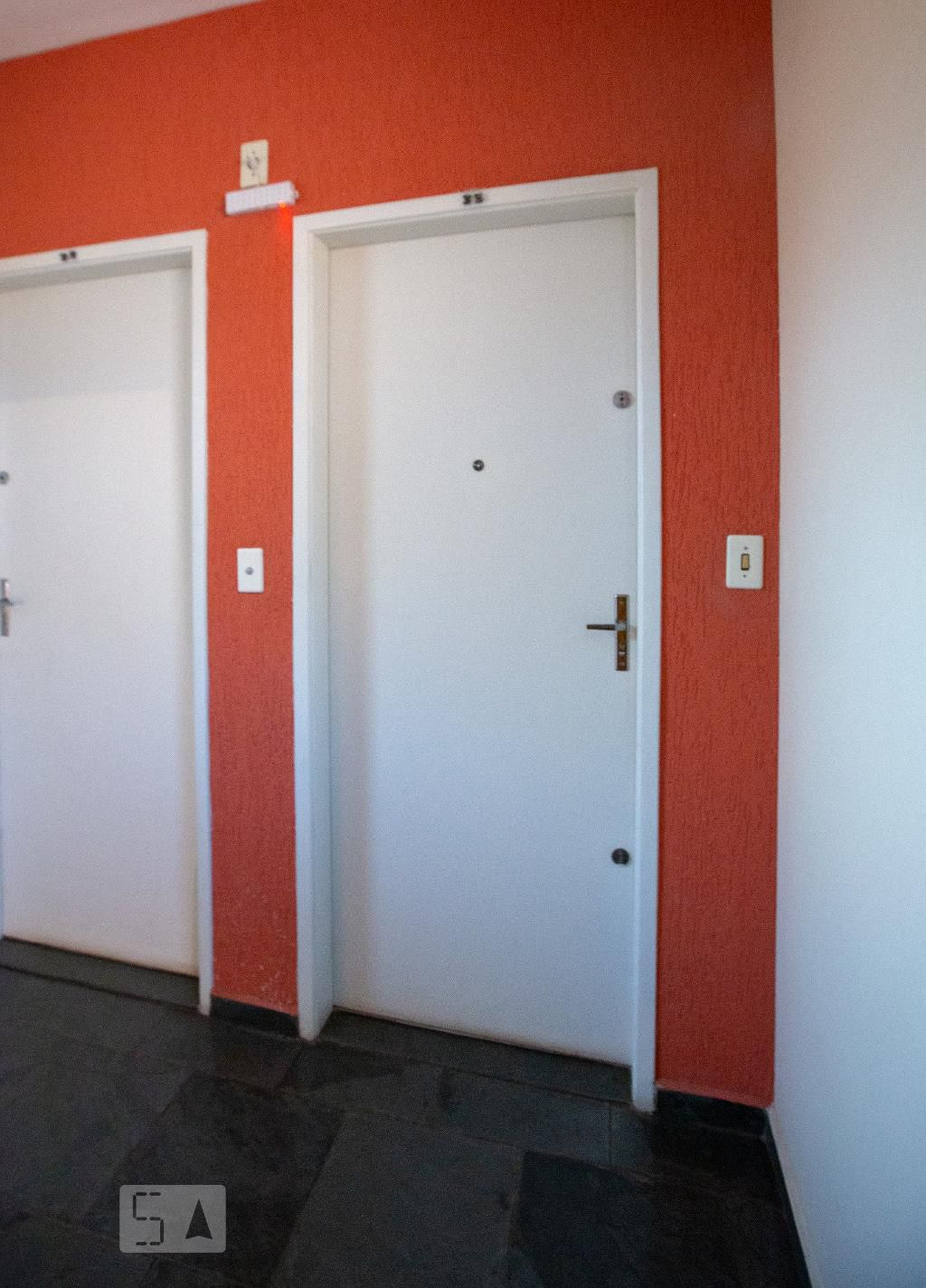 Entrada Condomínio em Avenida Professor Joaquim Silva, 253