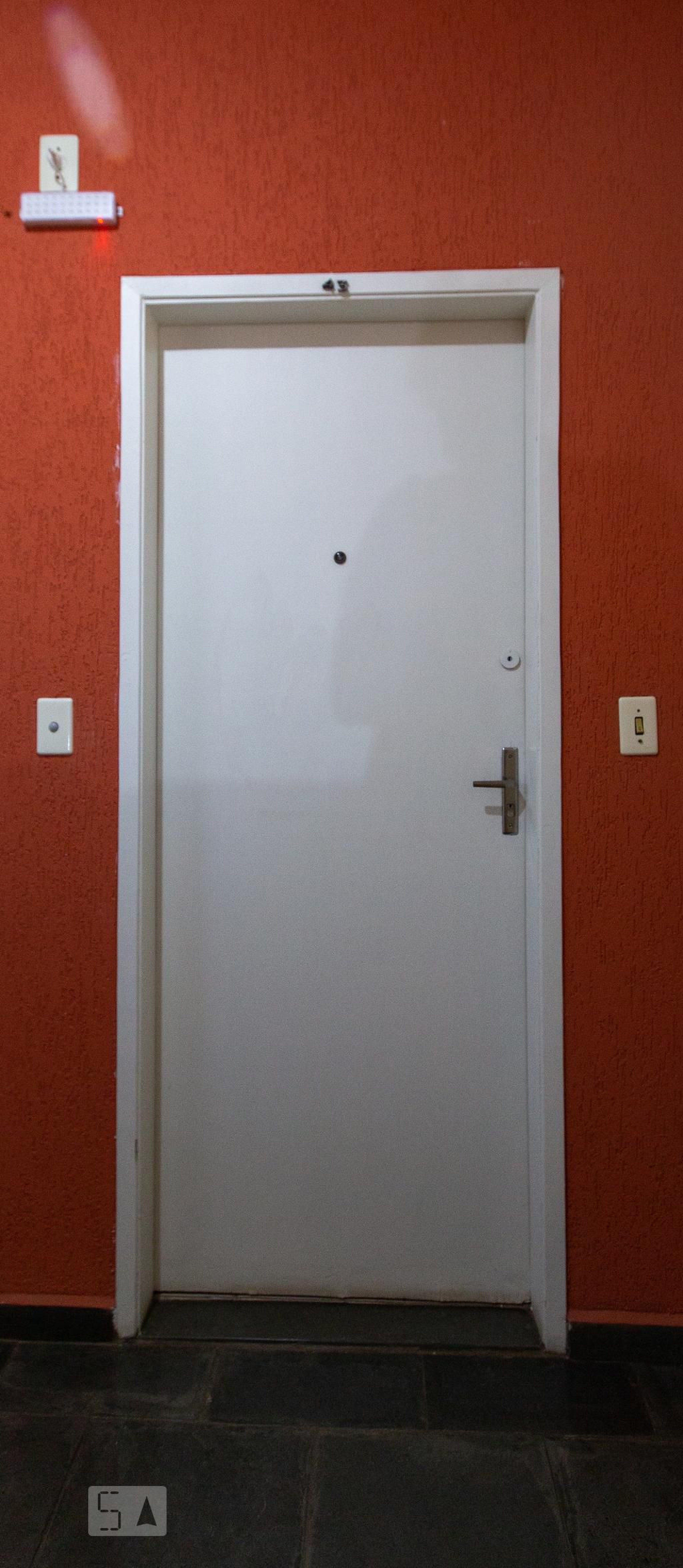 Hall de Entrada Condomínio em Avenida Professor Joaquim Silva, 253