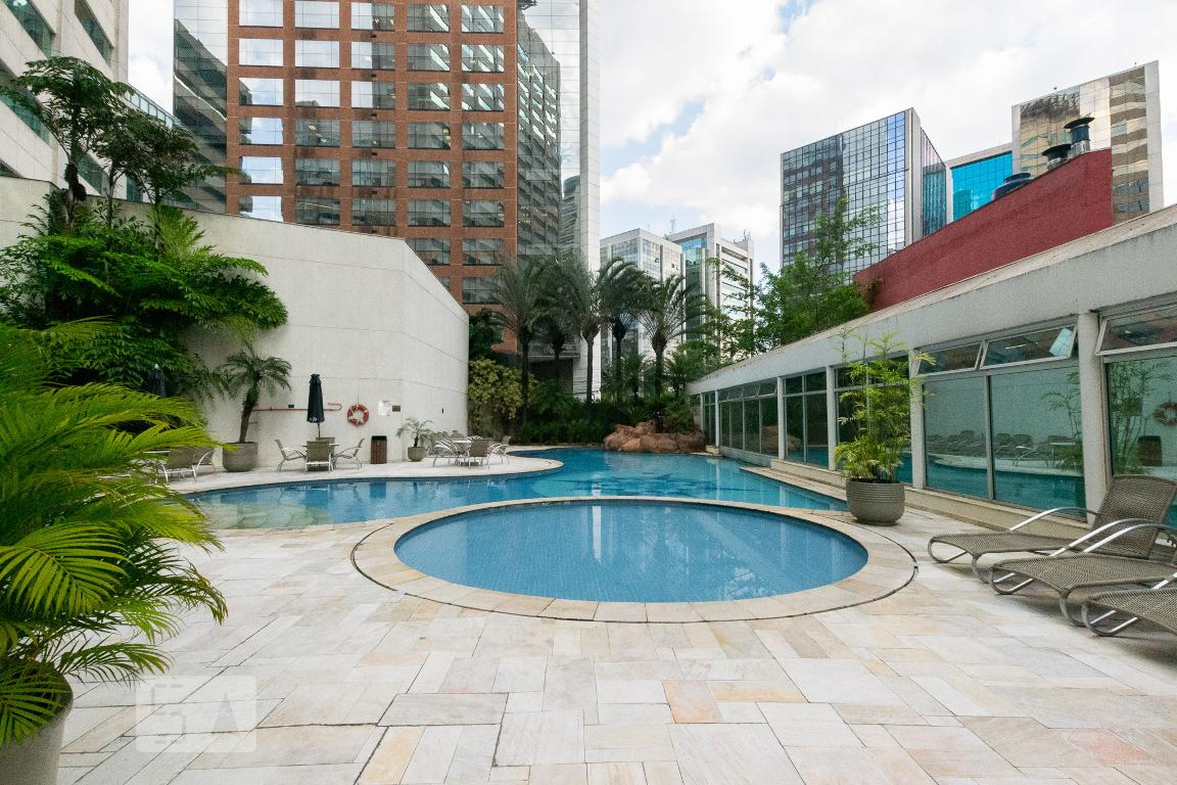 Piscina - Radisson Vila Olimpia  Park Suites Itc