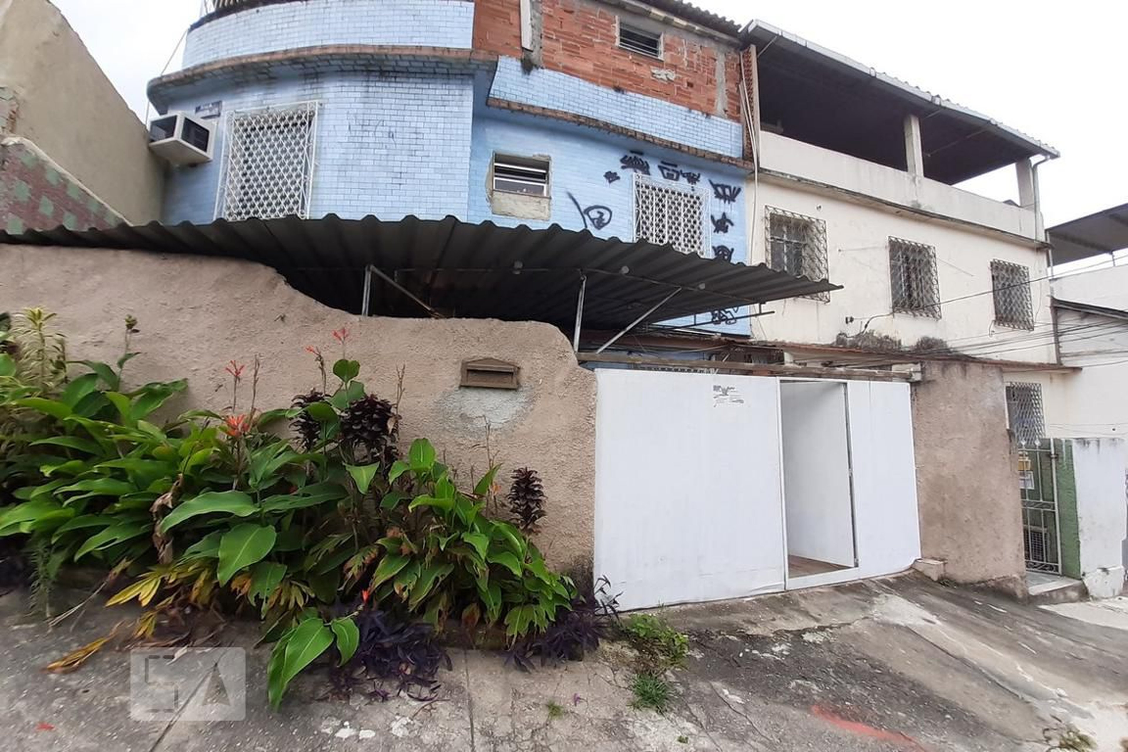 Fachada Condomínio em Rua Barbosa da Silva, 36