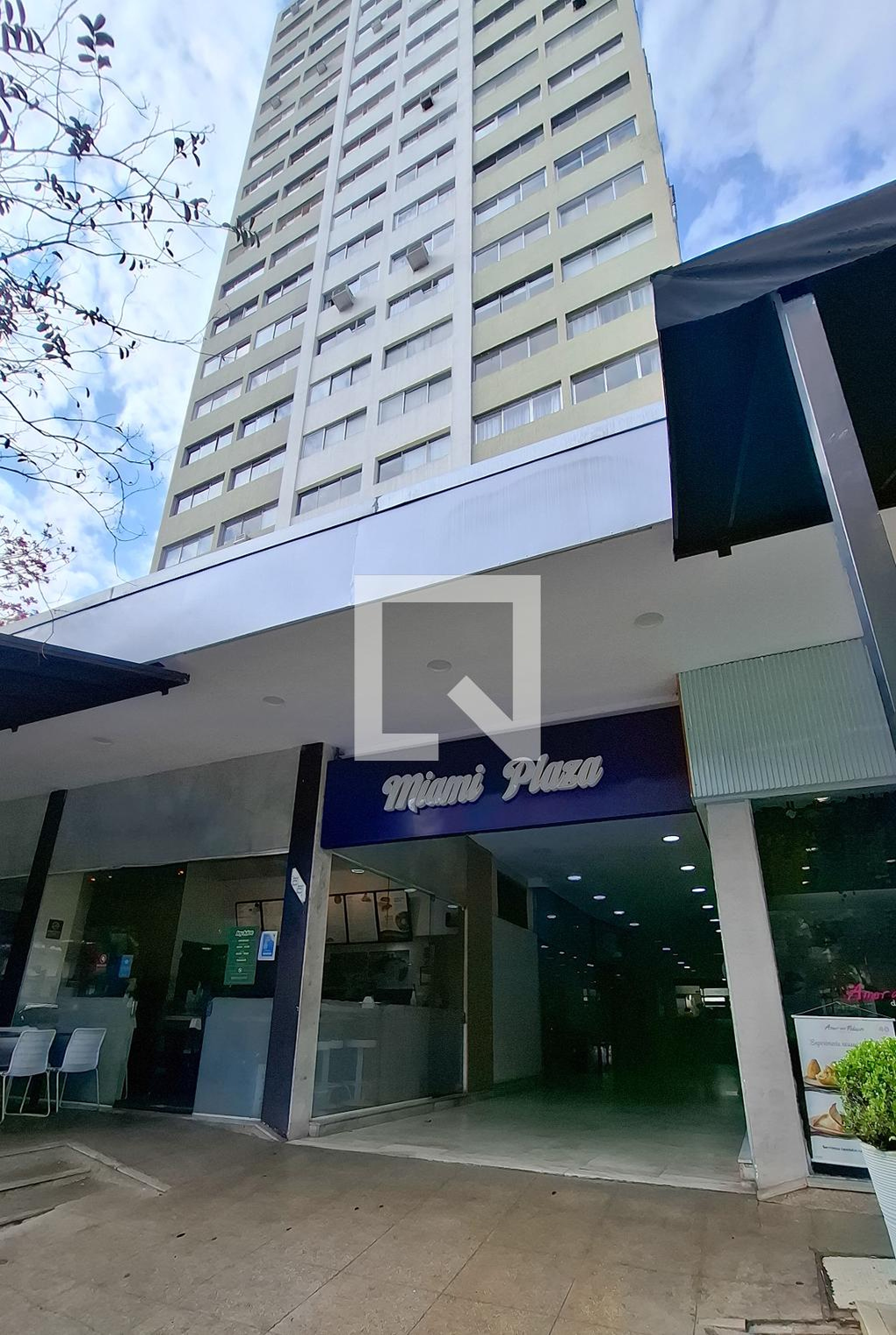 Fachada do Prédio Condomínio Miami Plaza