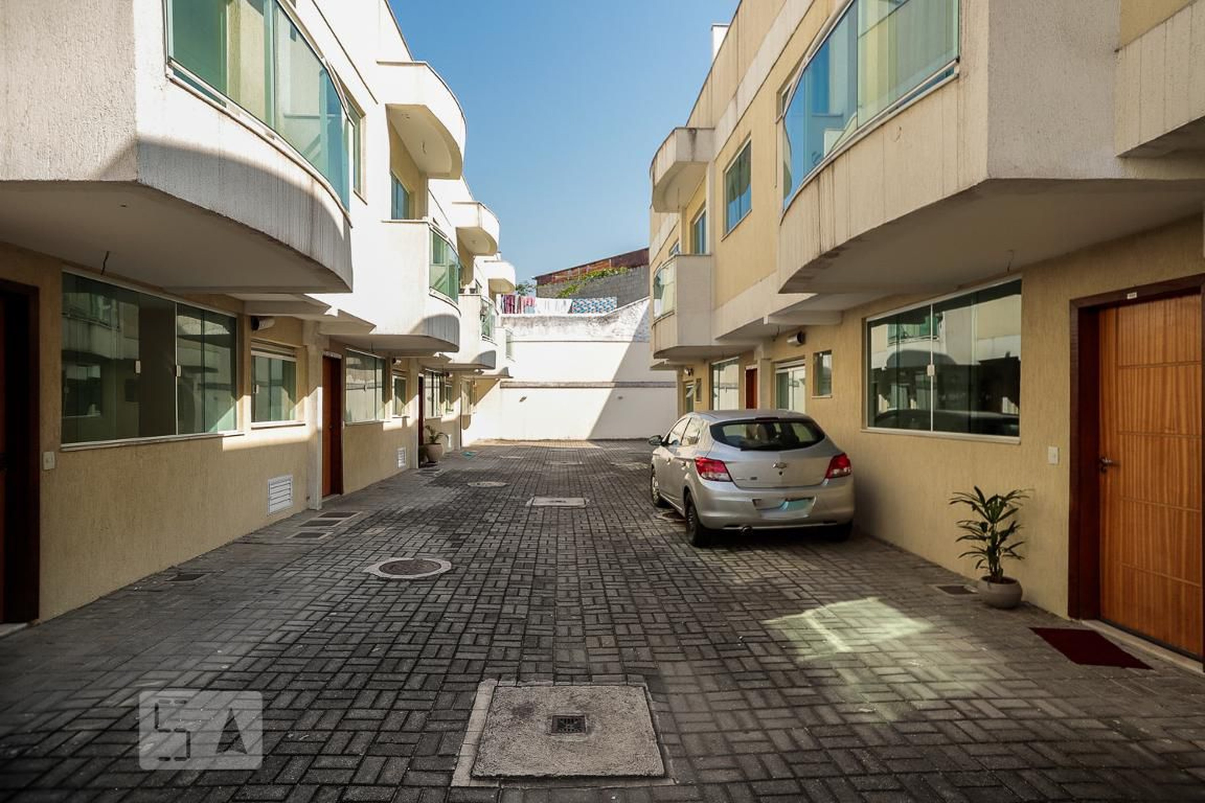 Condomínio - Village Princesa Raquel