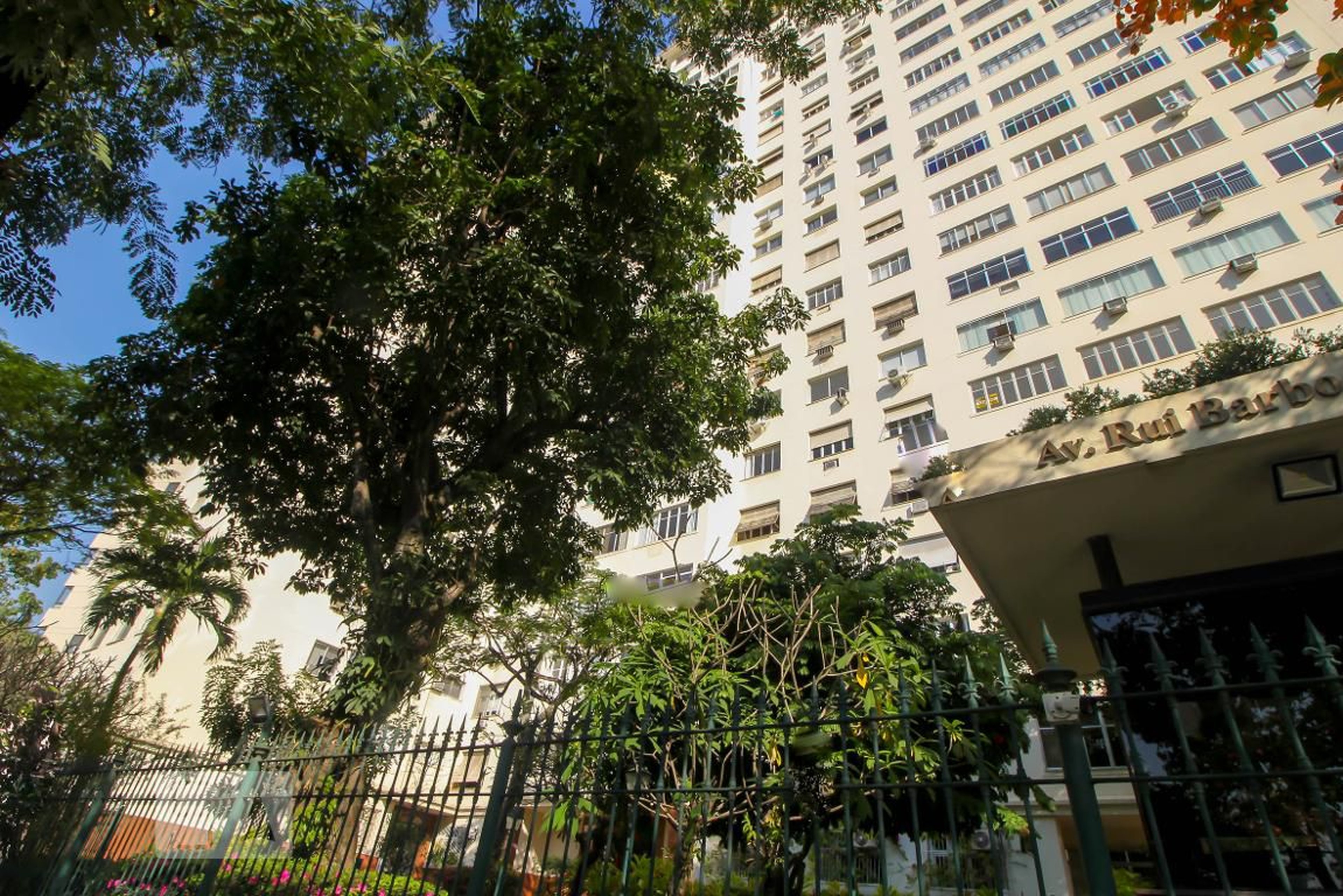 Fachada do Condomínio Condomínio Barão da Laguna