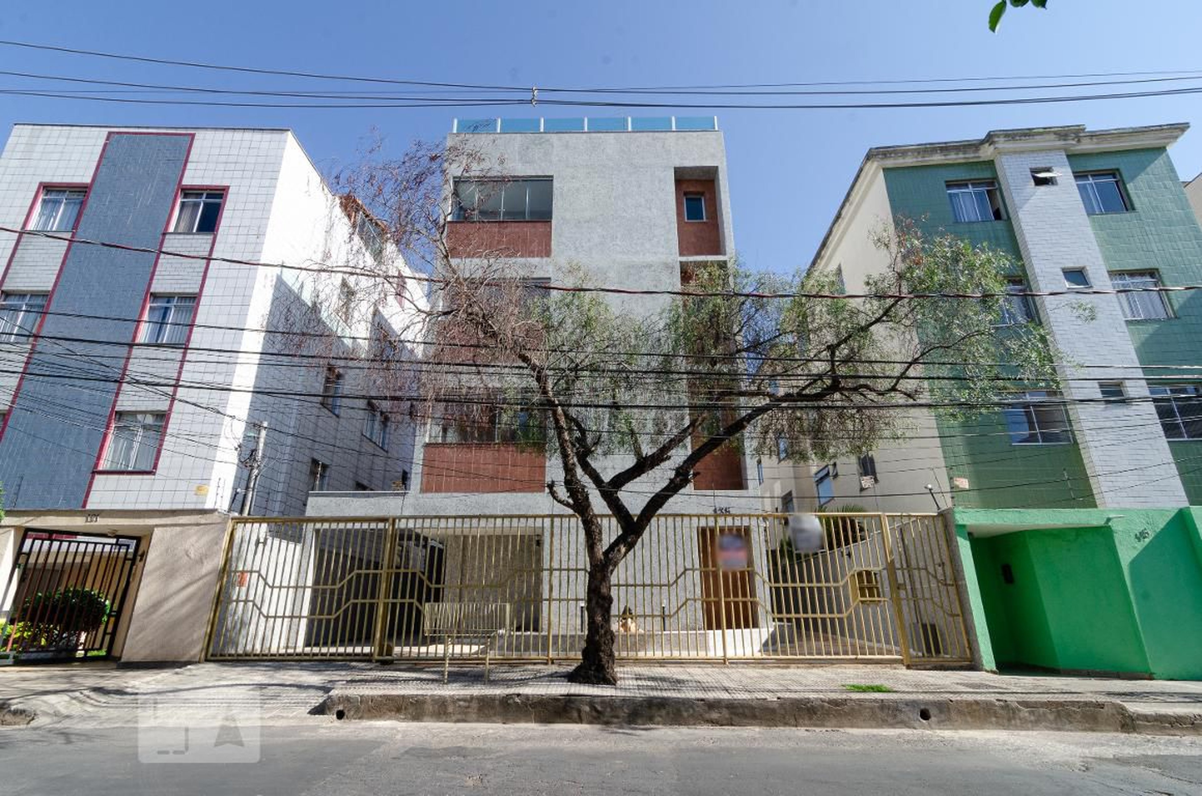 Fachada Condomínio em Rua Antônio Cesário da Rocha, 135