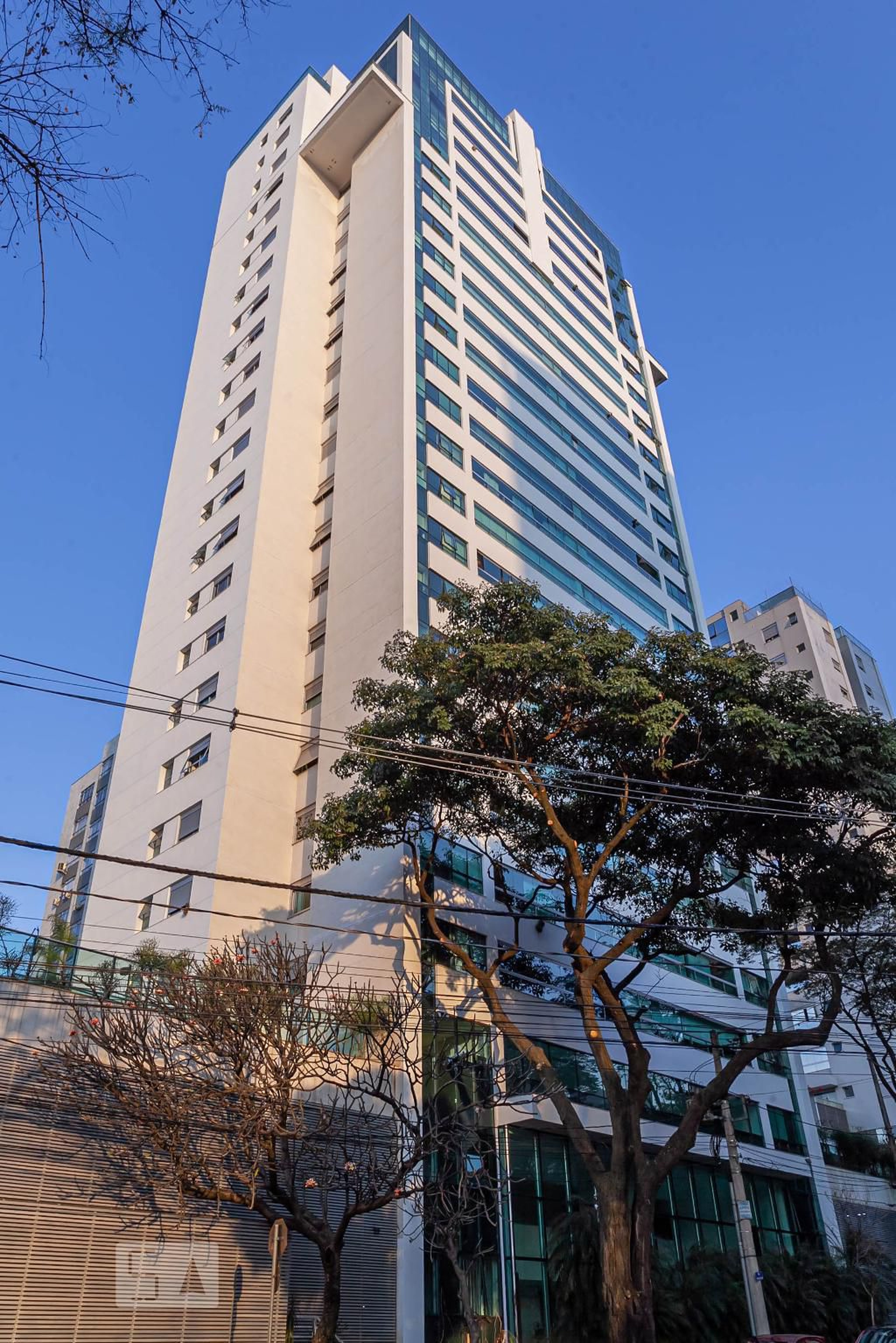 Fachada do prédio Condomínio Ed Oasis