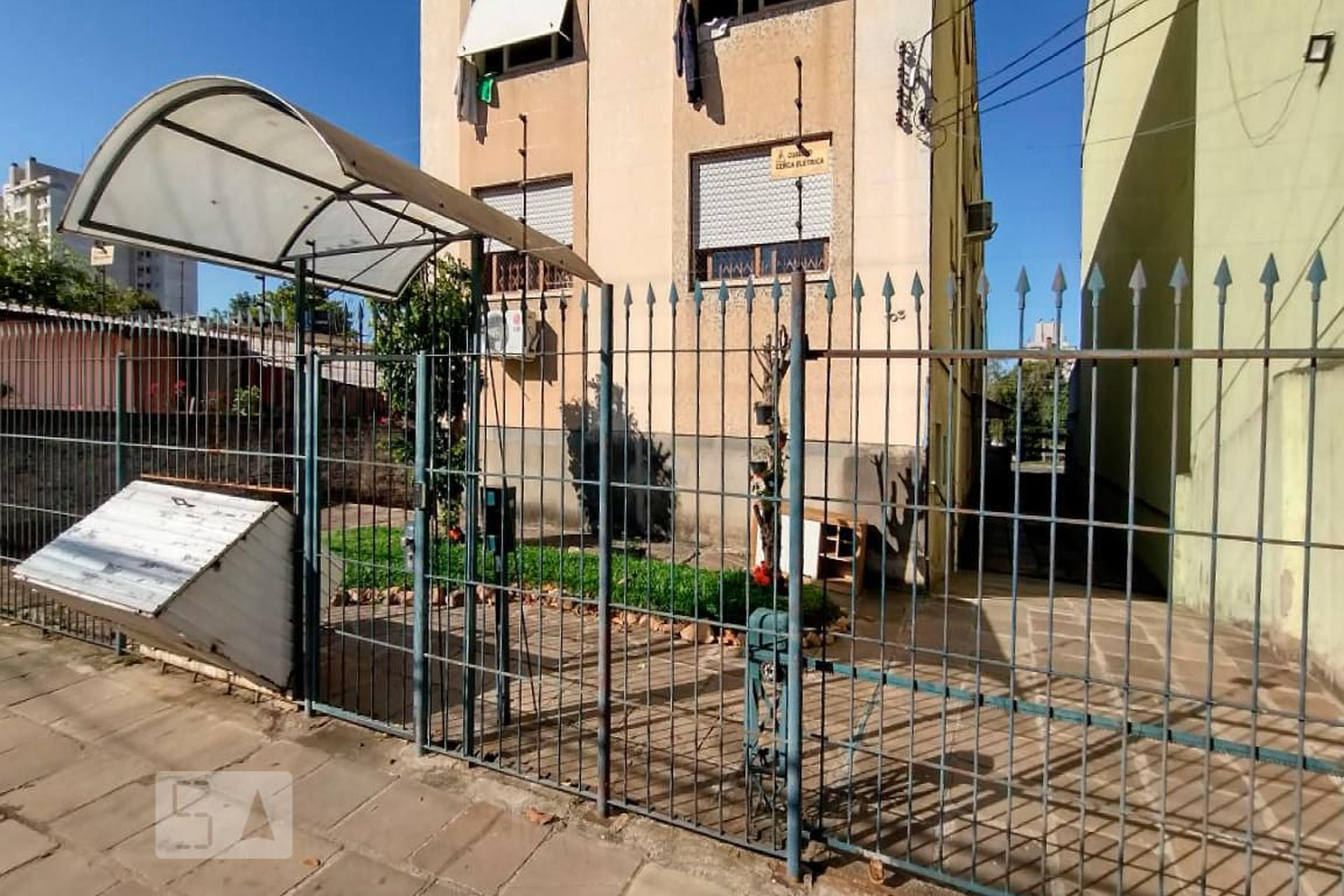 Fachada do Condomínio Condomínio em Rua Aliança, 103