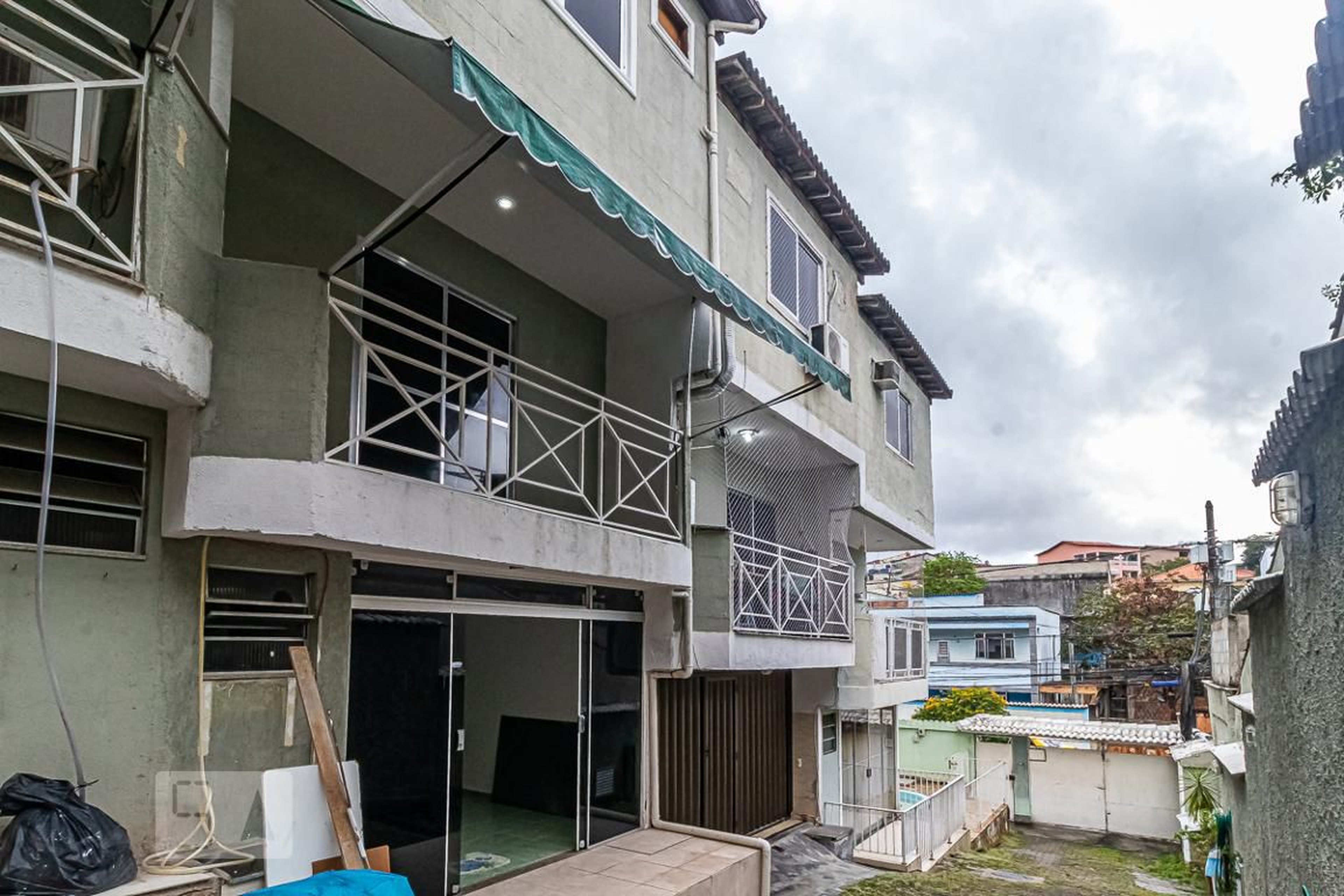 Fachada Condomínio em Rua Aristeu, 47