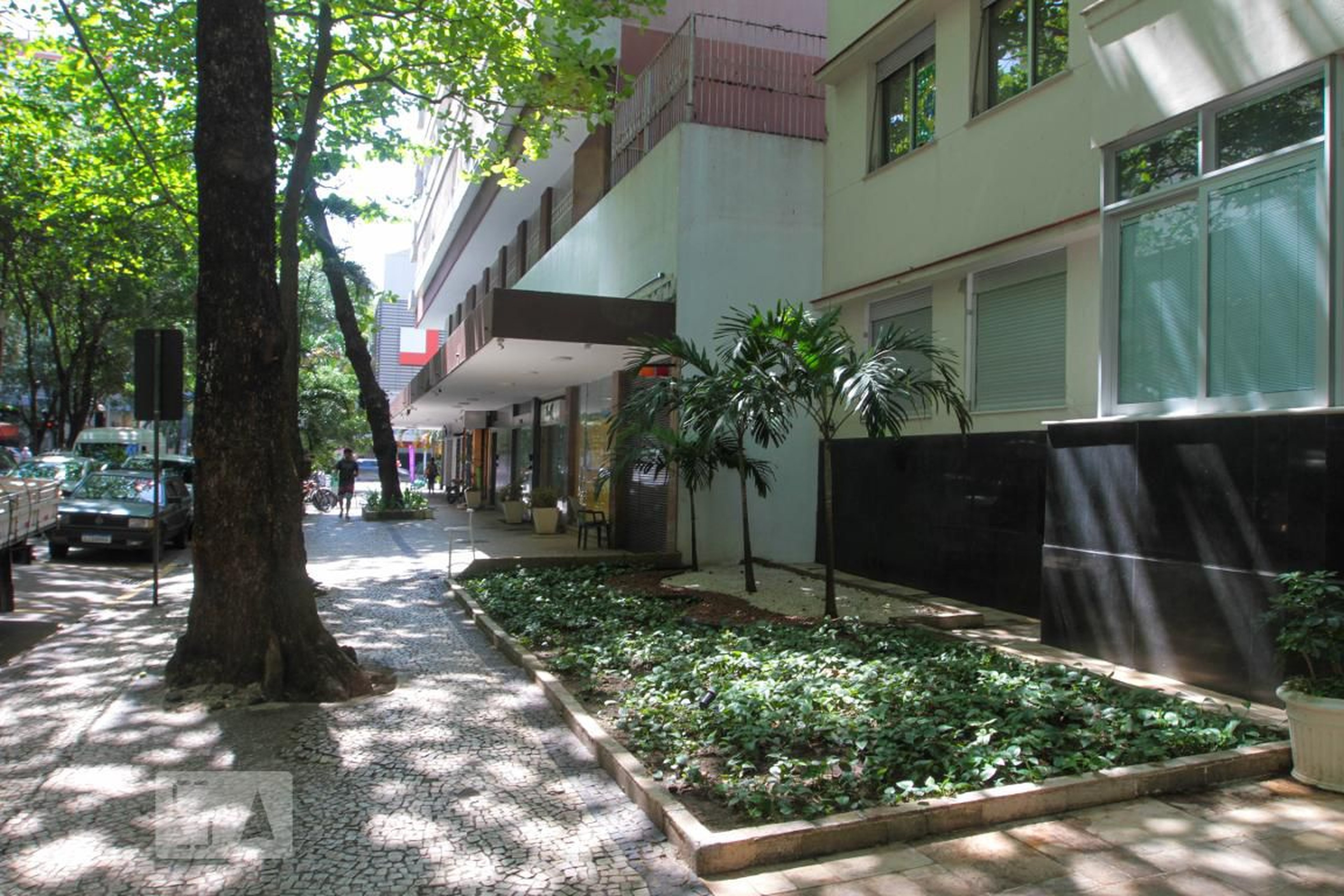 Fachada do Prédio Condomínio em Rua Almirante Guilhem, 234