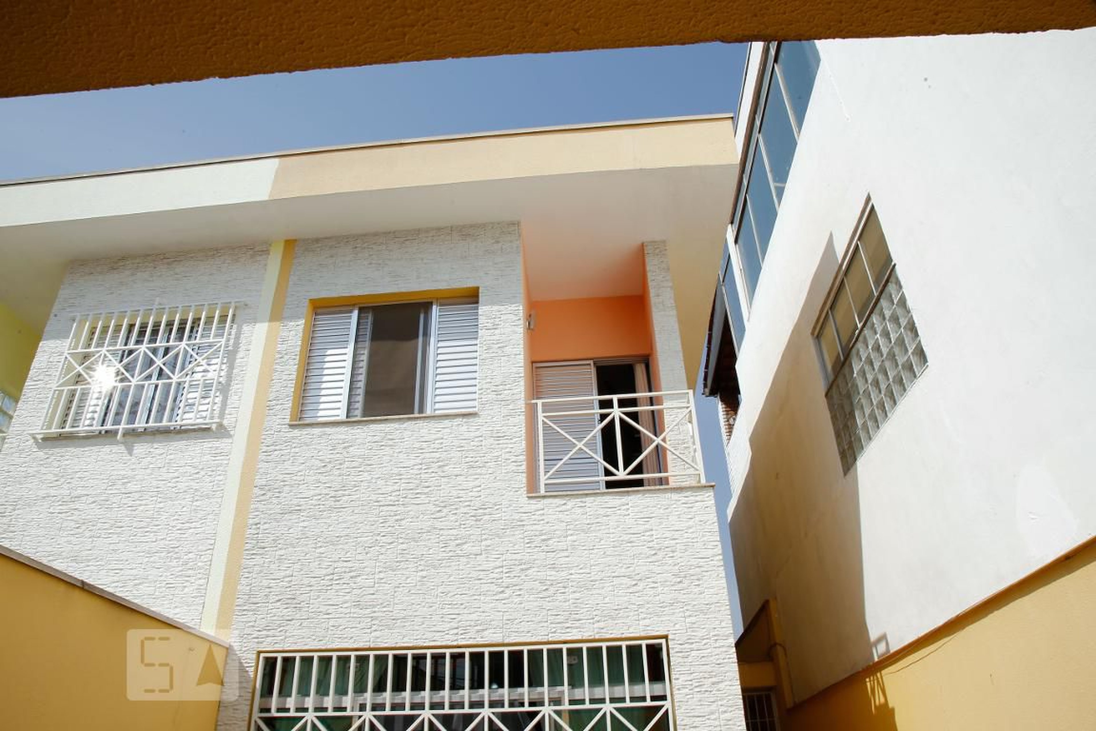 Fachada Condomínio em Rua Professor Raul Briquet, 248