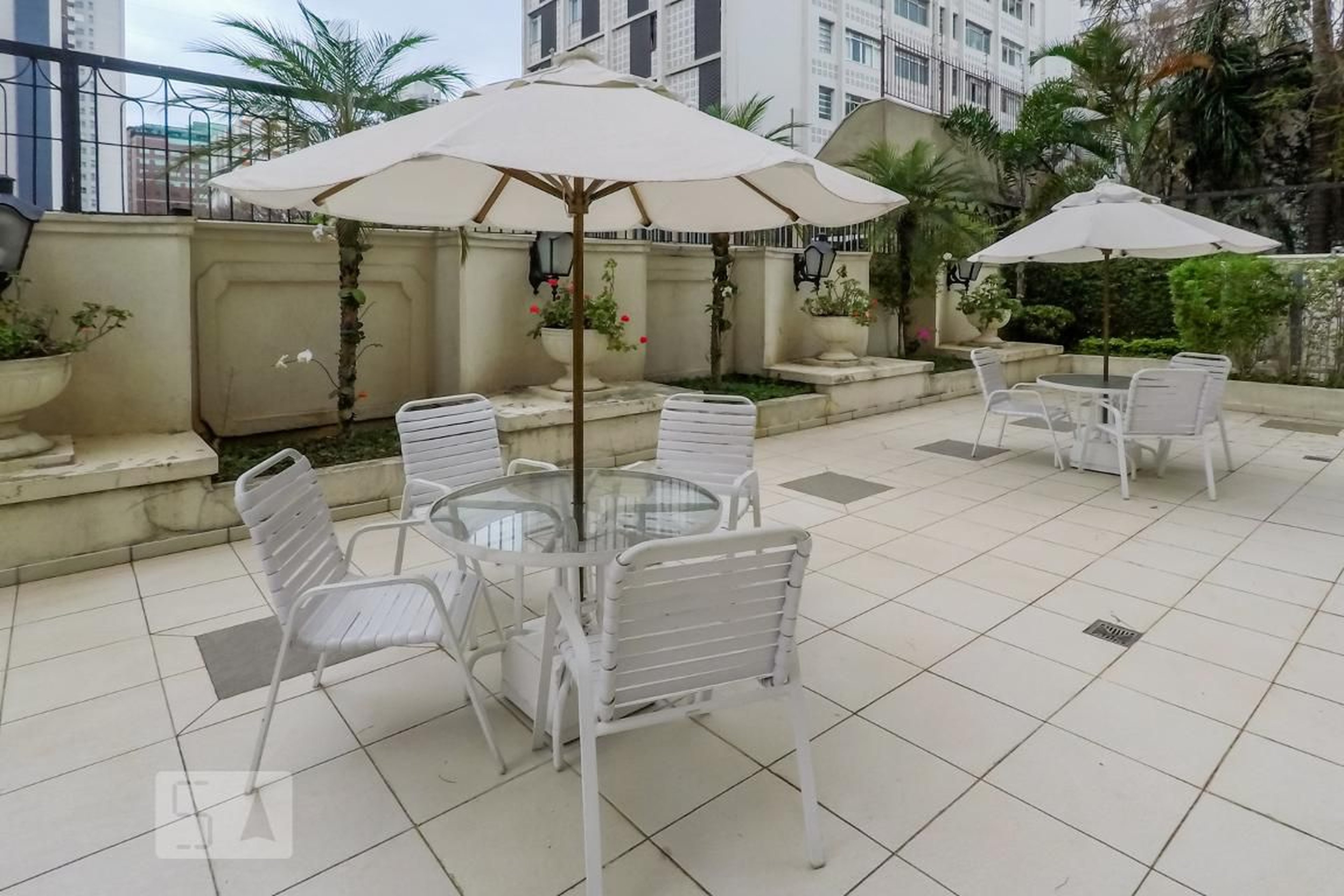 Área Externa - Mansão Puy de Dome