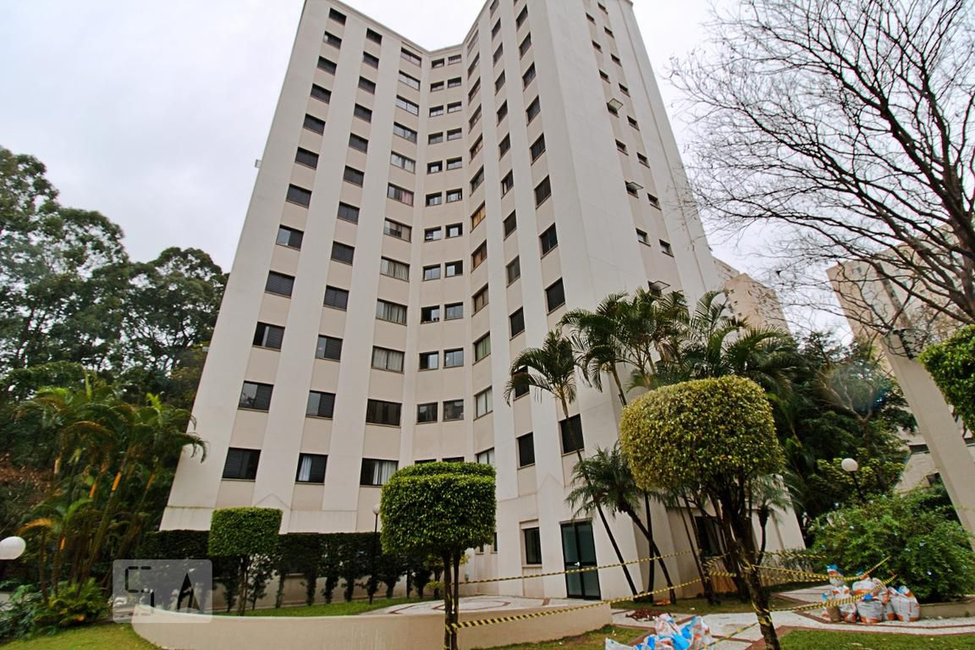 Fachada Condomínio em Estrada São Francisco, 1662