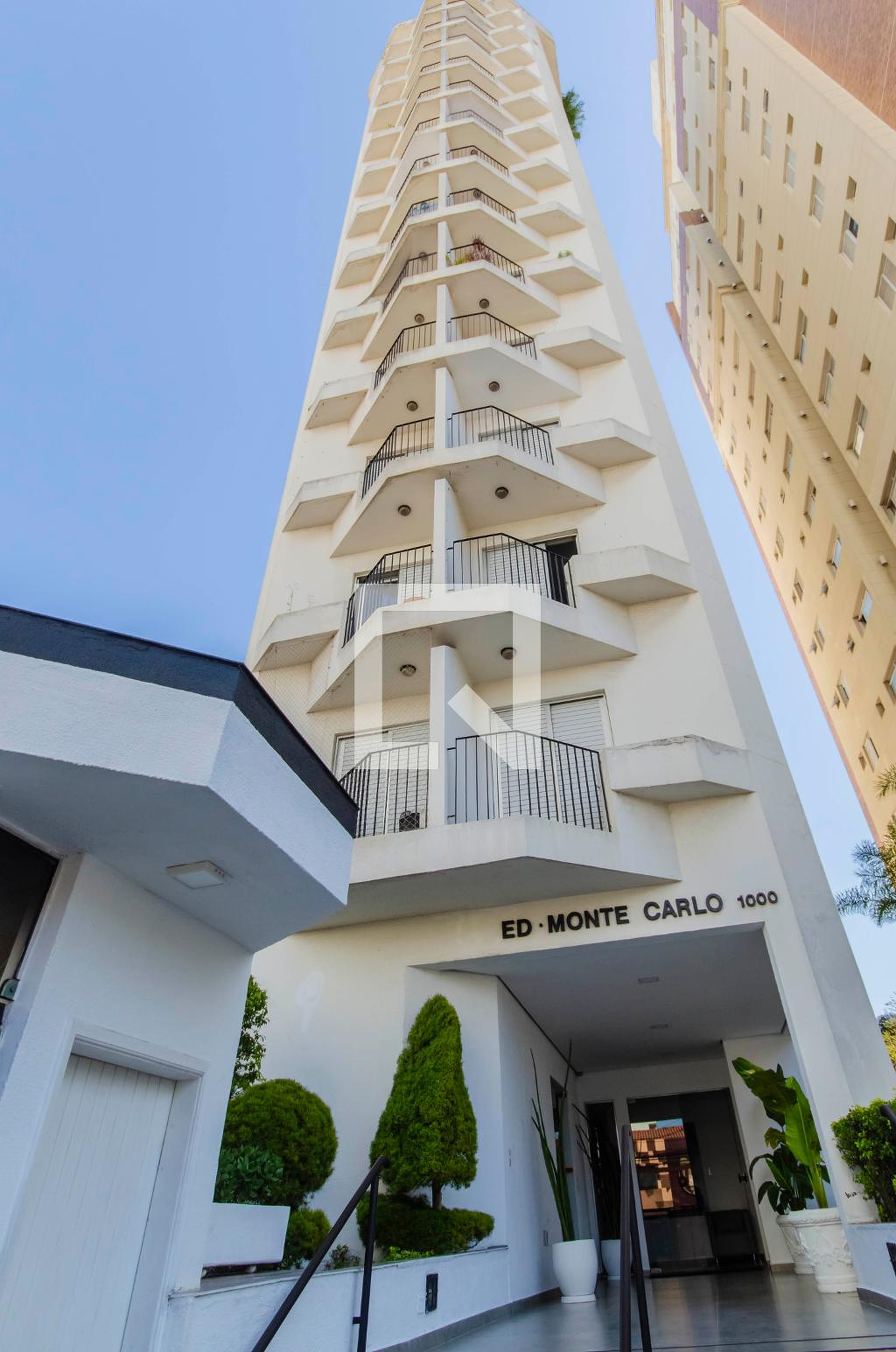 Fachada do Prédio Condomínio Monte Carlo