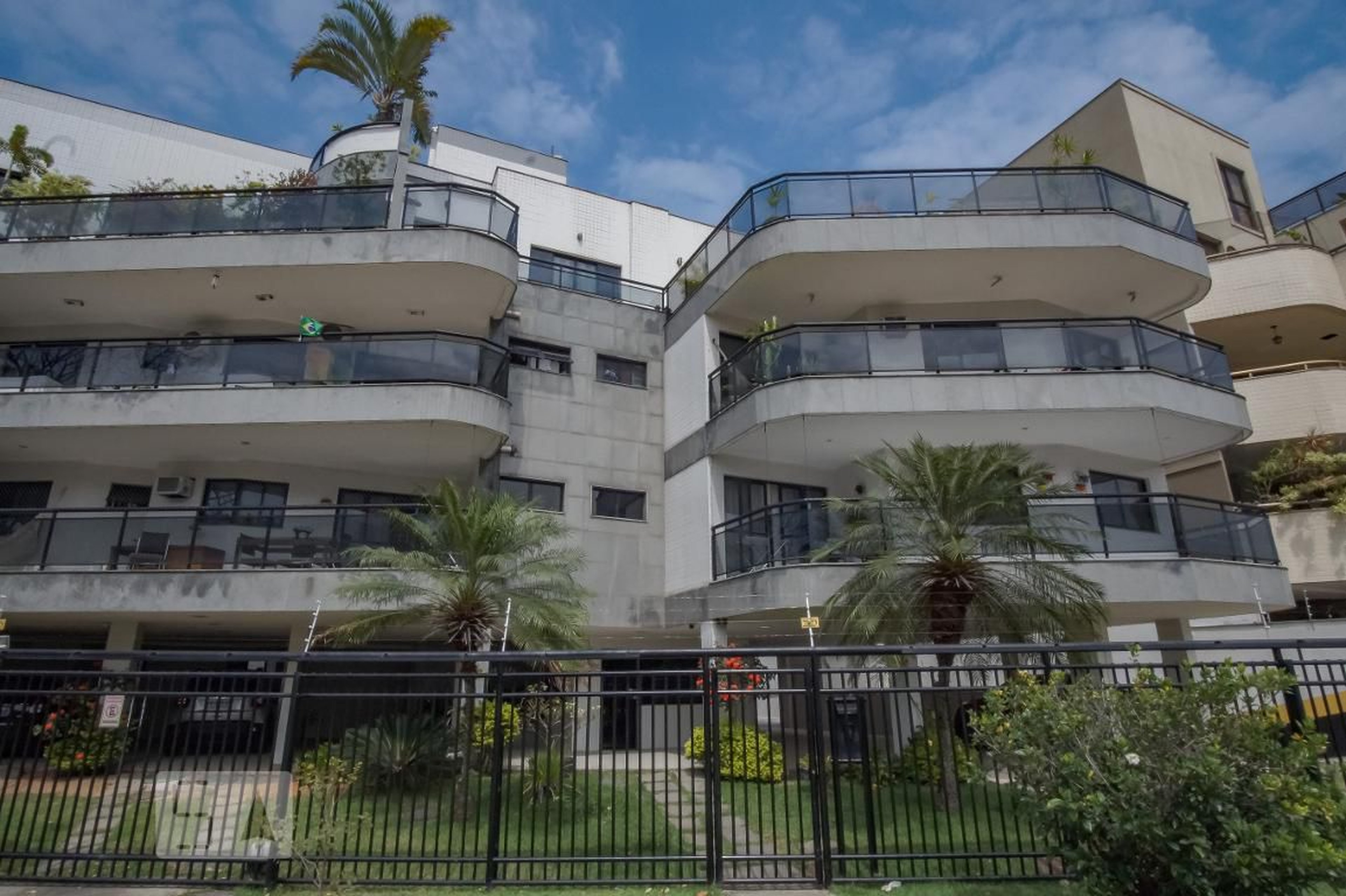 Fachada Residencial Adelfi