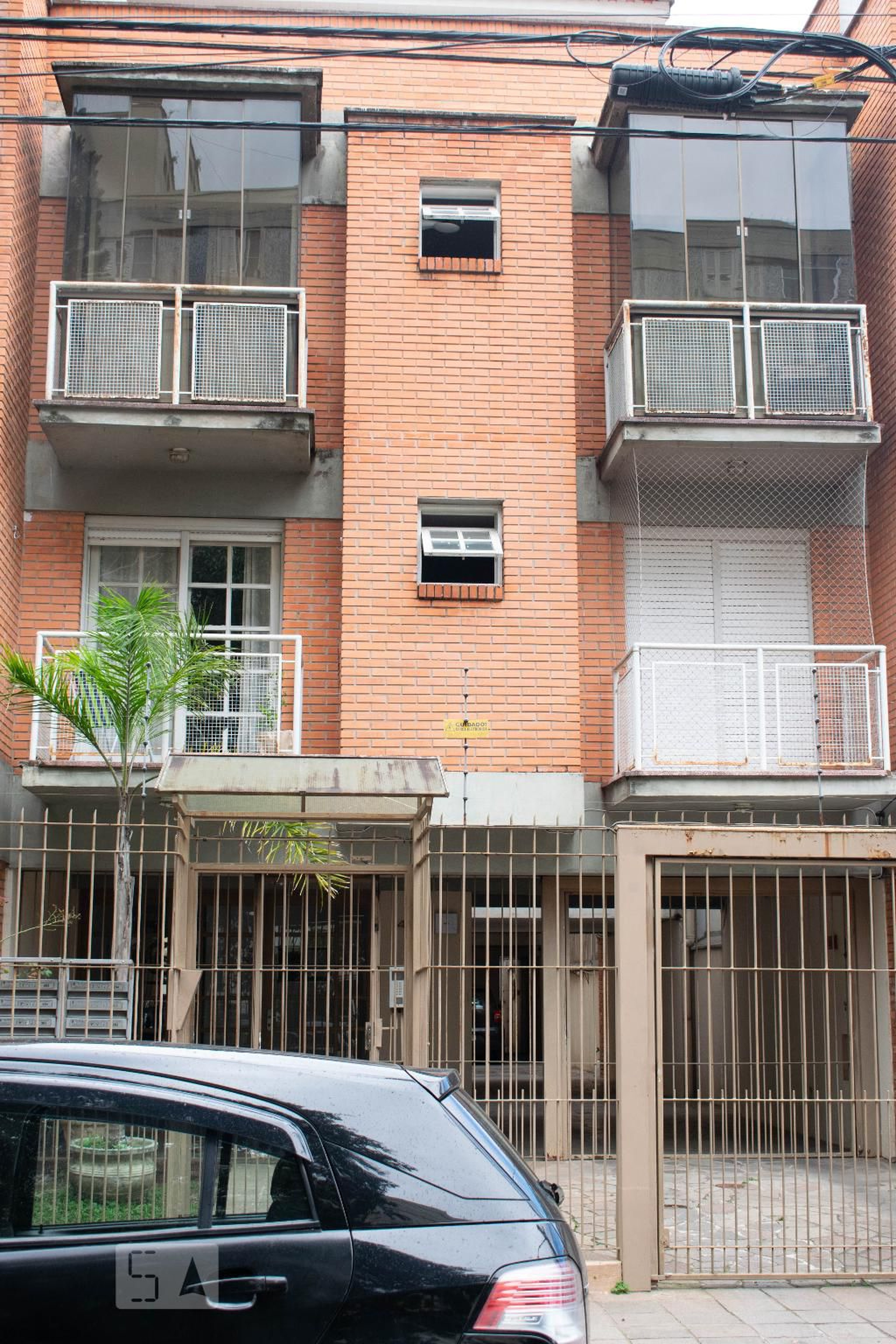 Fachada Condomínio em Rua Buenos Aires, 403