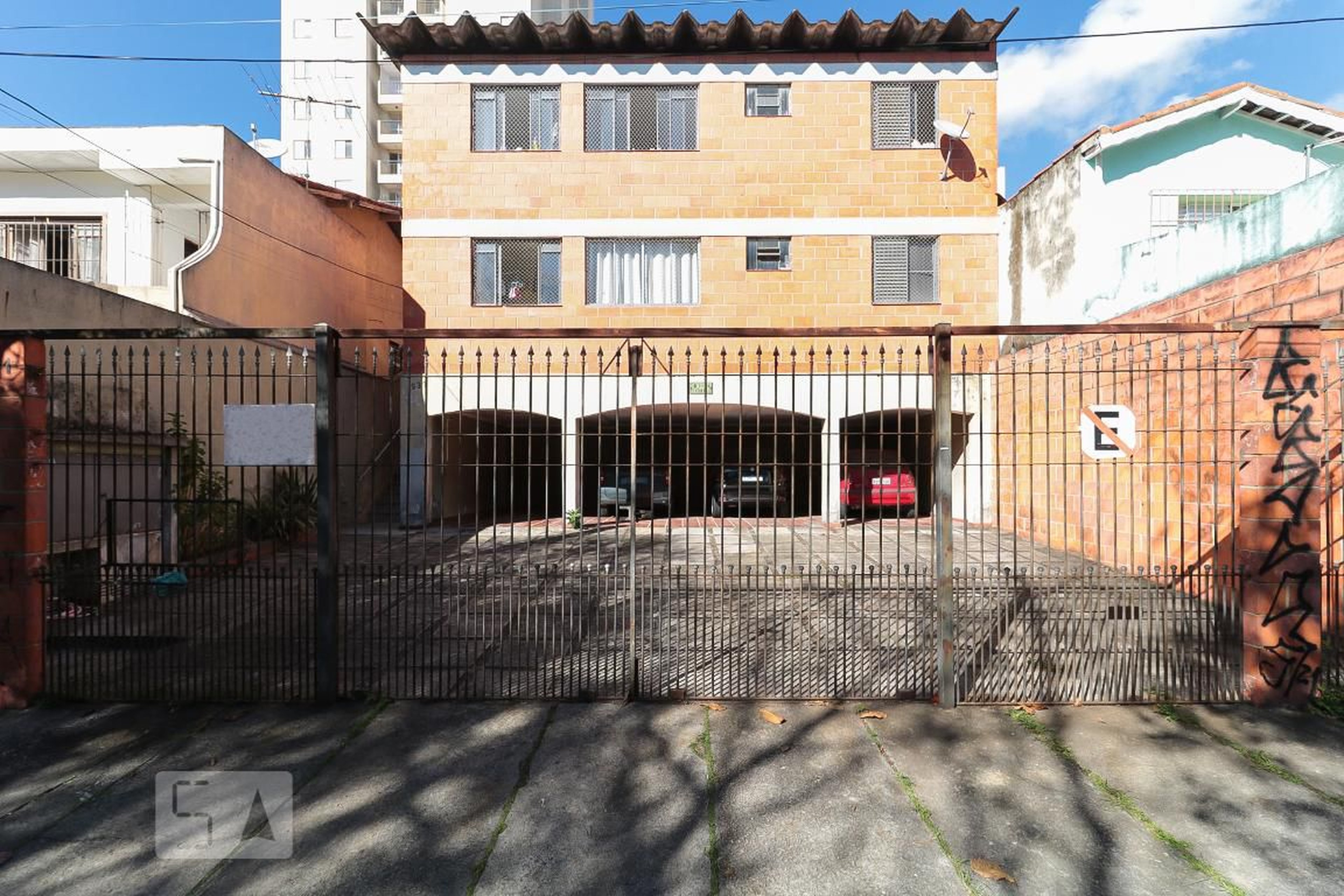 Fachada Condomínio em Rua dos Marianos, 531