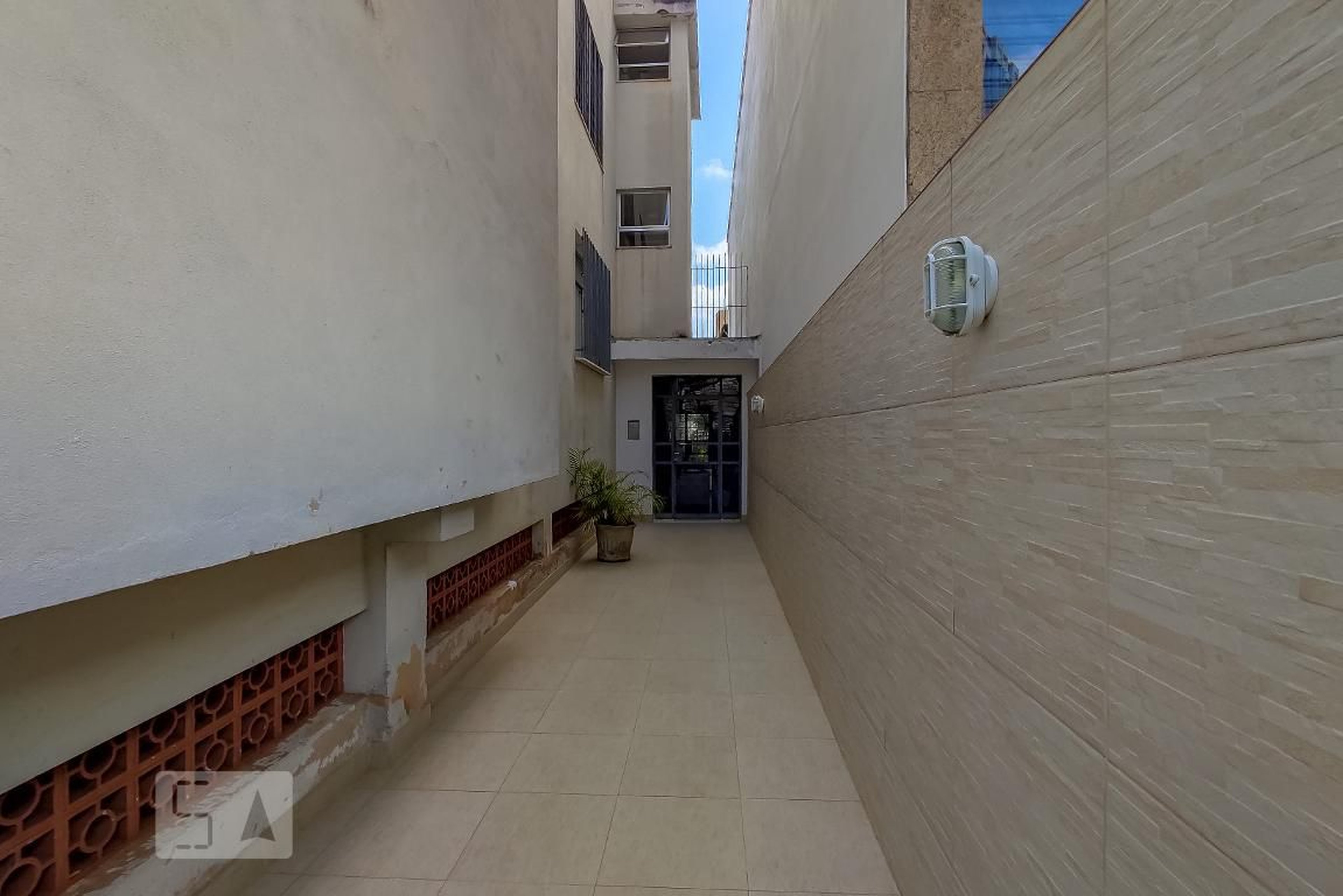 Entrada - Edifício Izabela