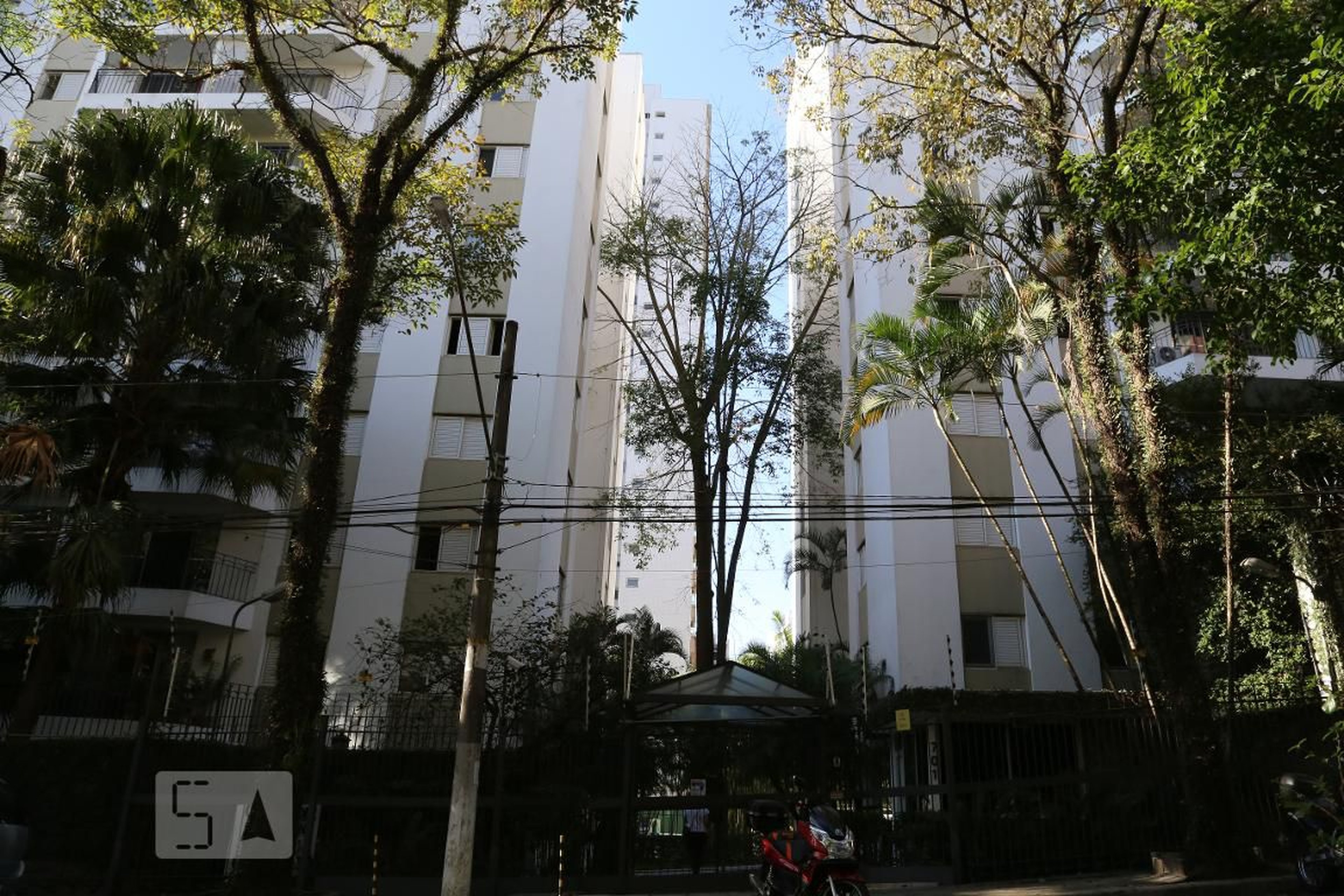 Fachada do Condomínio Condomínio Edifícios Holbein Grunewald