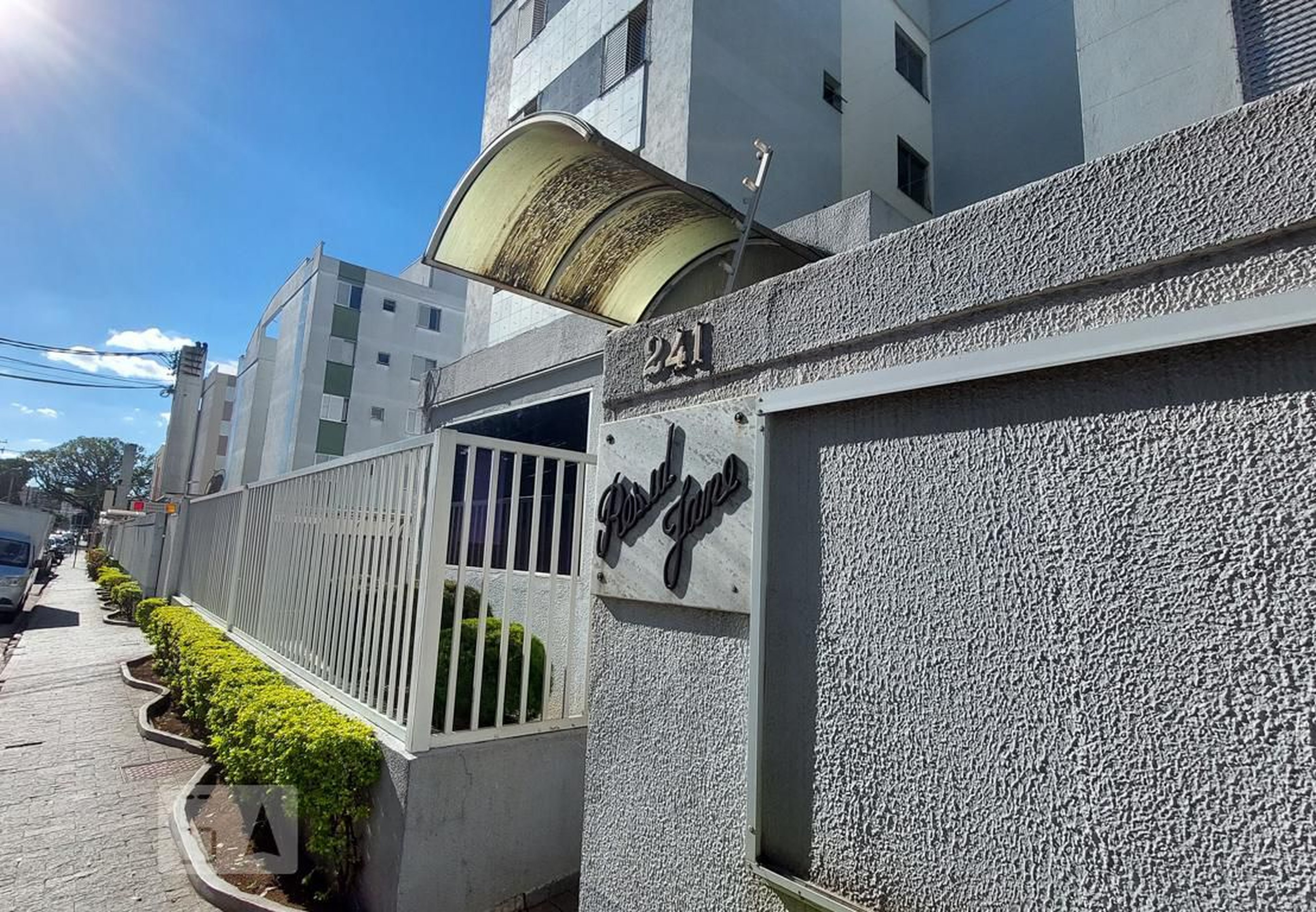 Fachada do Condomínio Residencial Jane