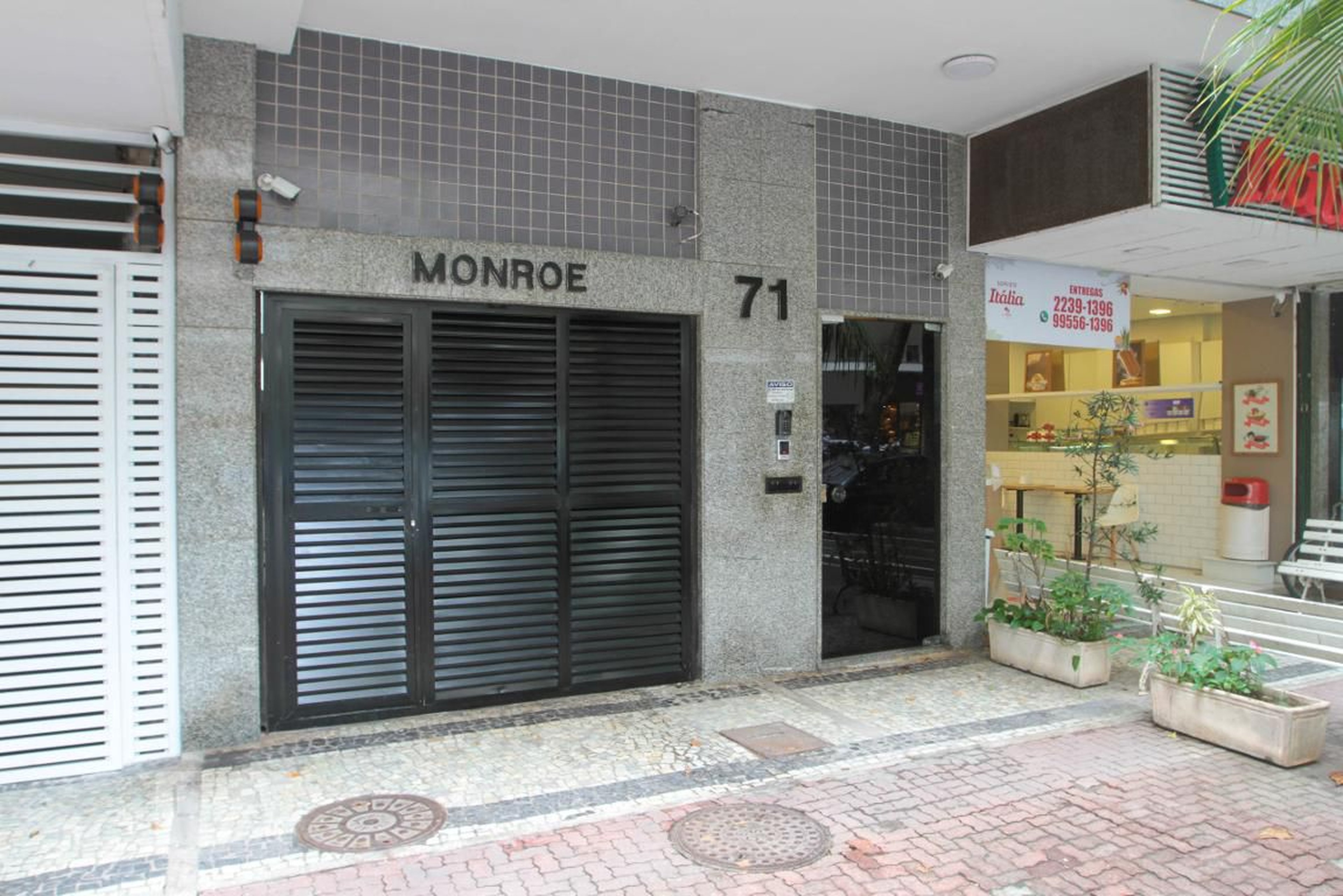 Entrada do Prédio - Monroe