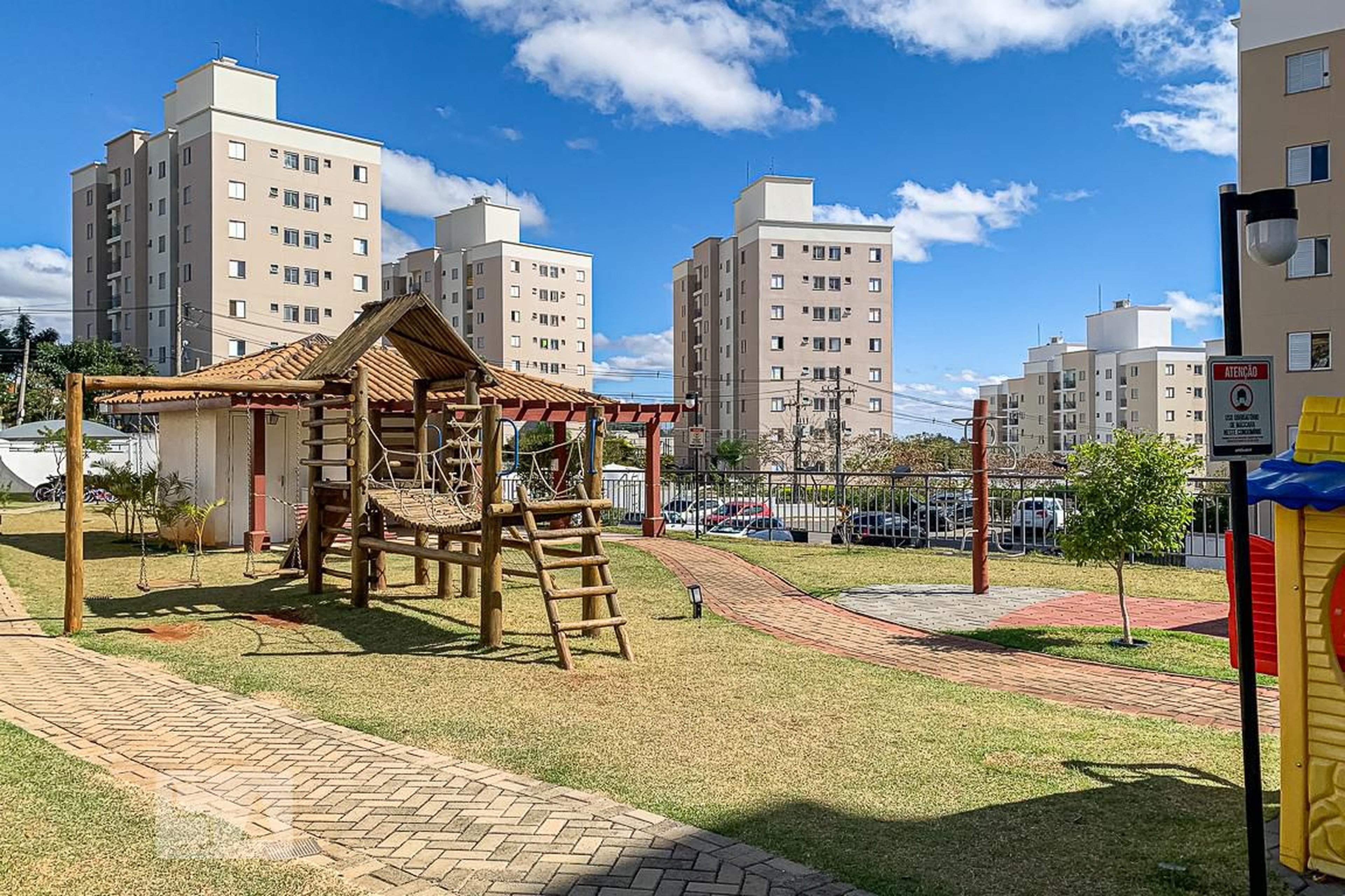 Condomínio - Ambiance IV