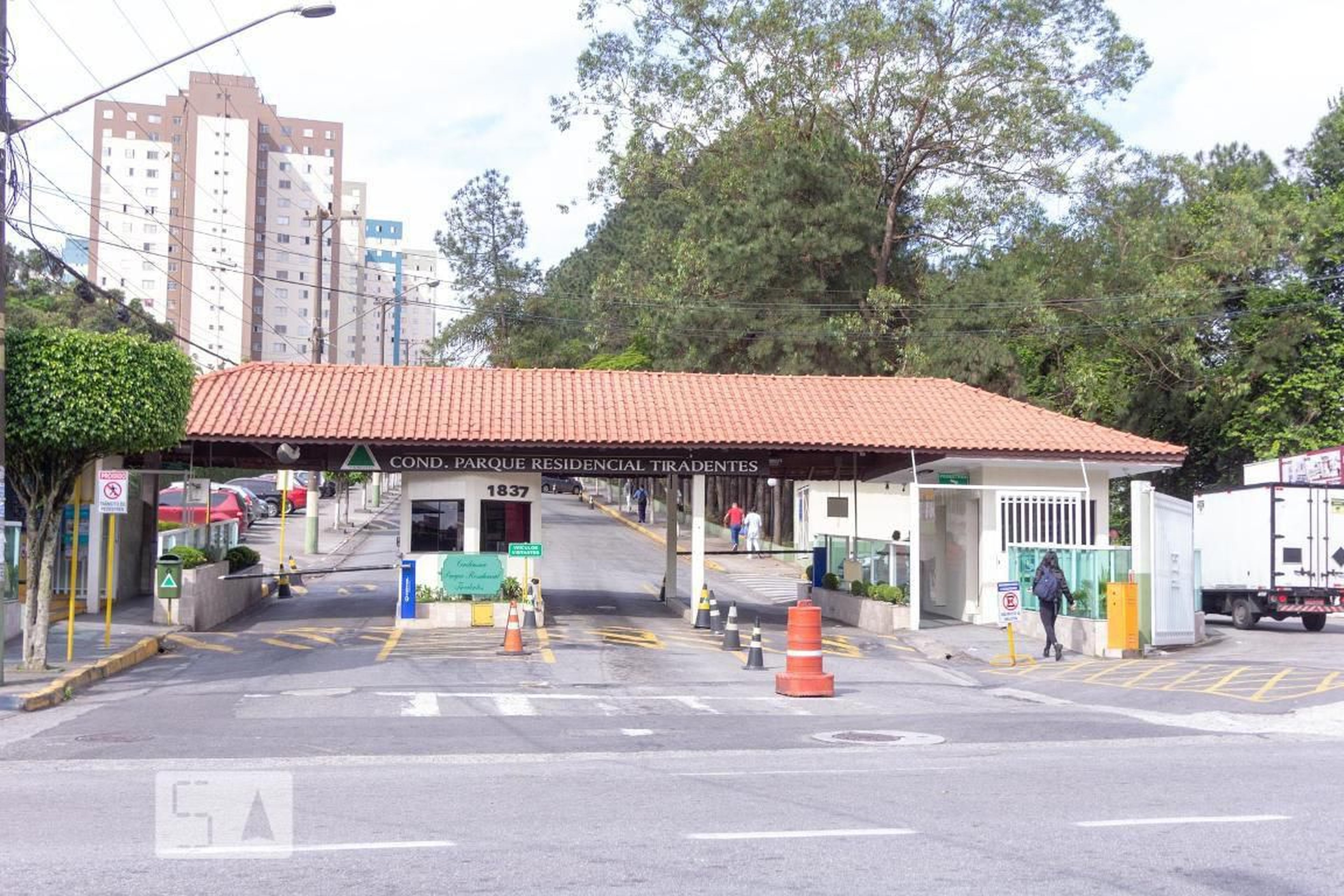 Fachada do Condomínio Condomínio em Rua Tiradentes 1837, 156