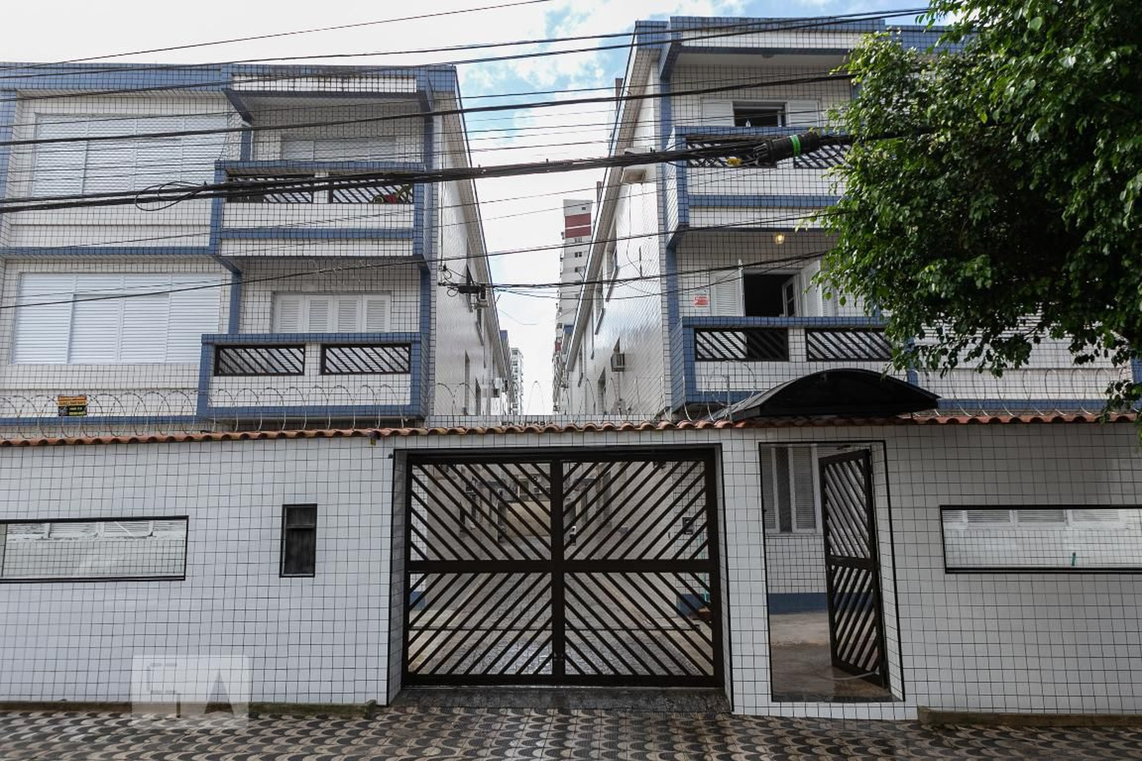 Fachada Condomínio em Rua Doutor Assis Corrêa, 63