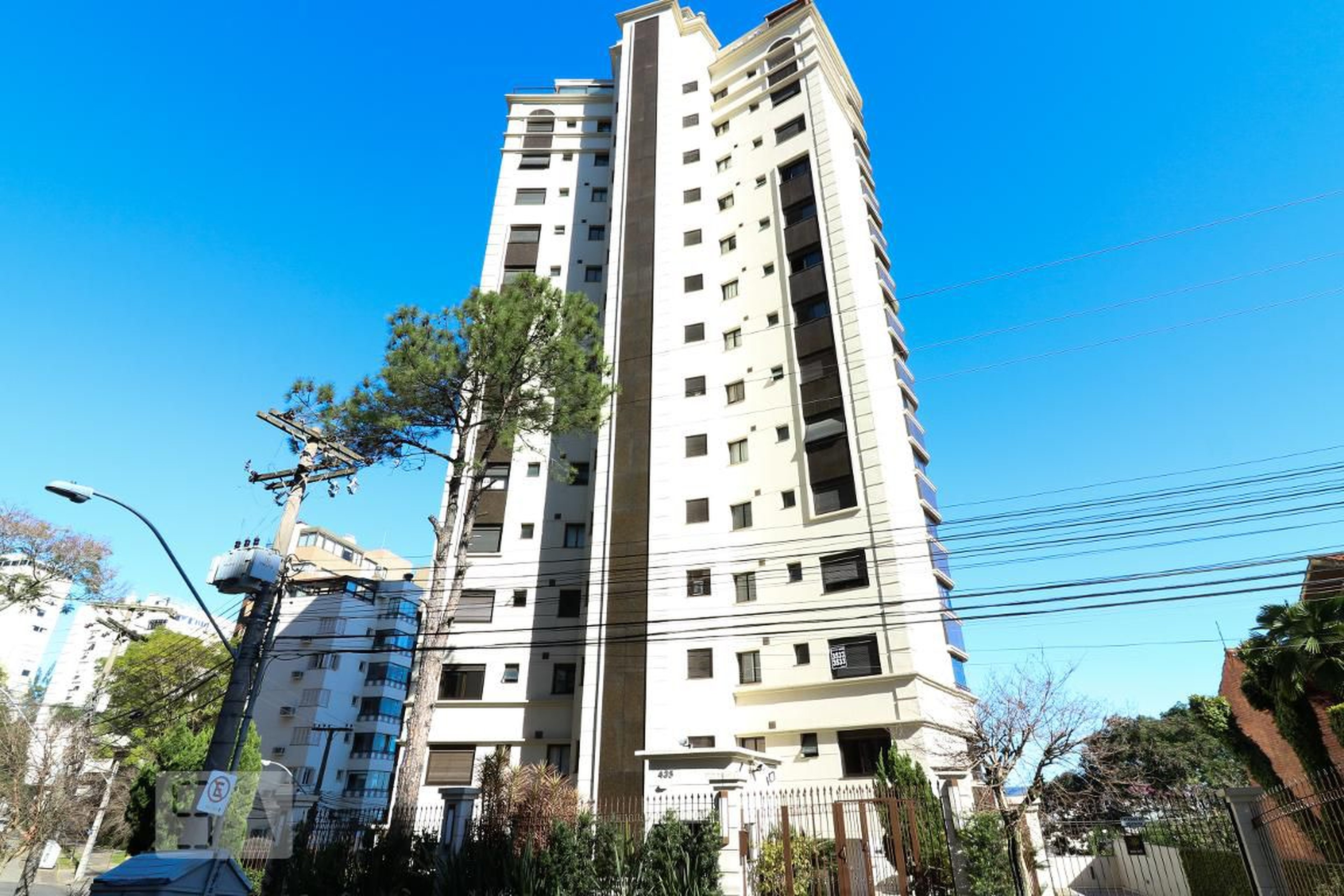 Fachada do Prédio Condomínio Plaza Viscaya