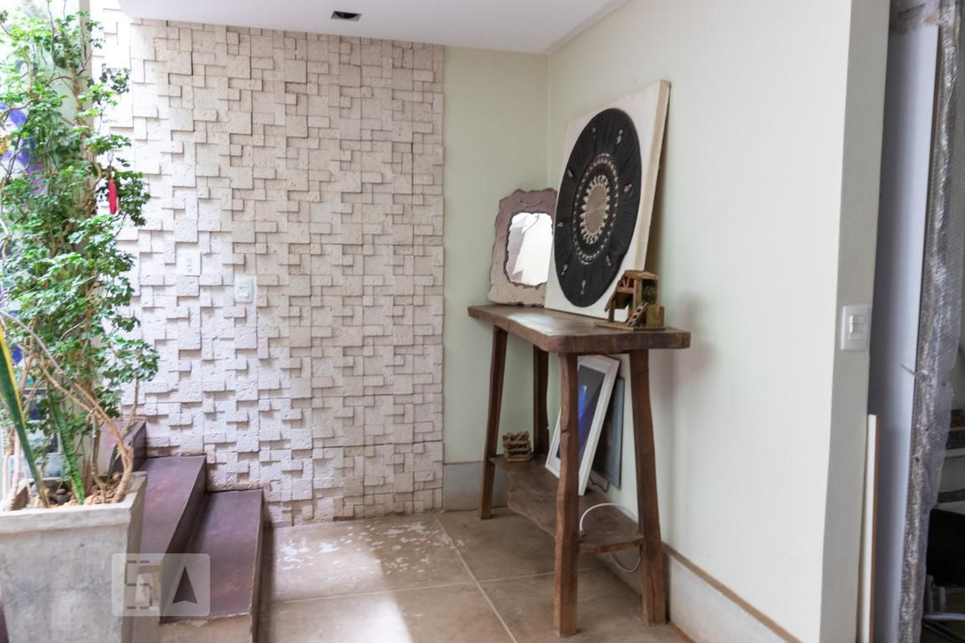 Hall Entrada - Rua 24