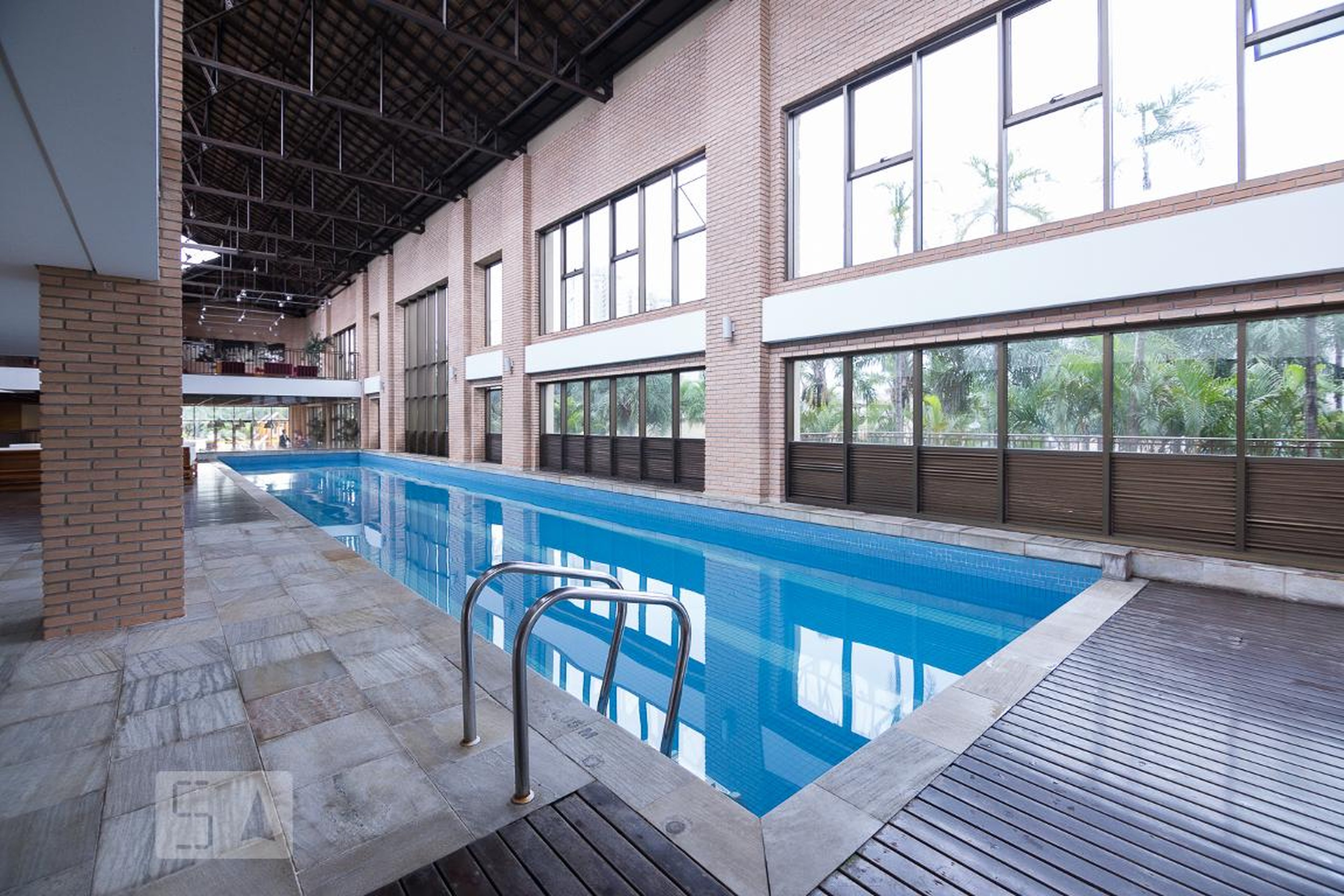 Piscina Coberta - Rail Pompéia