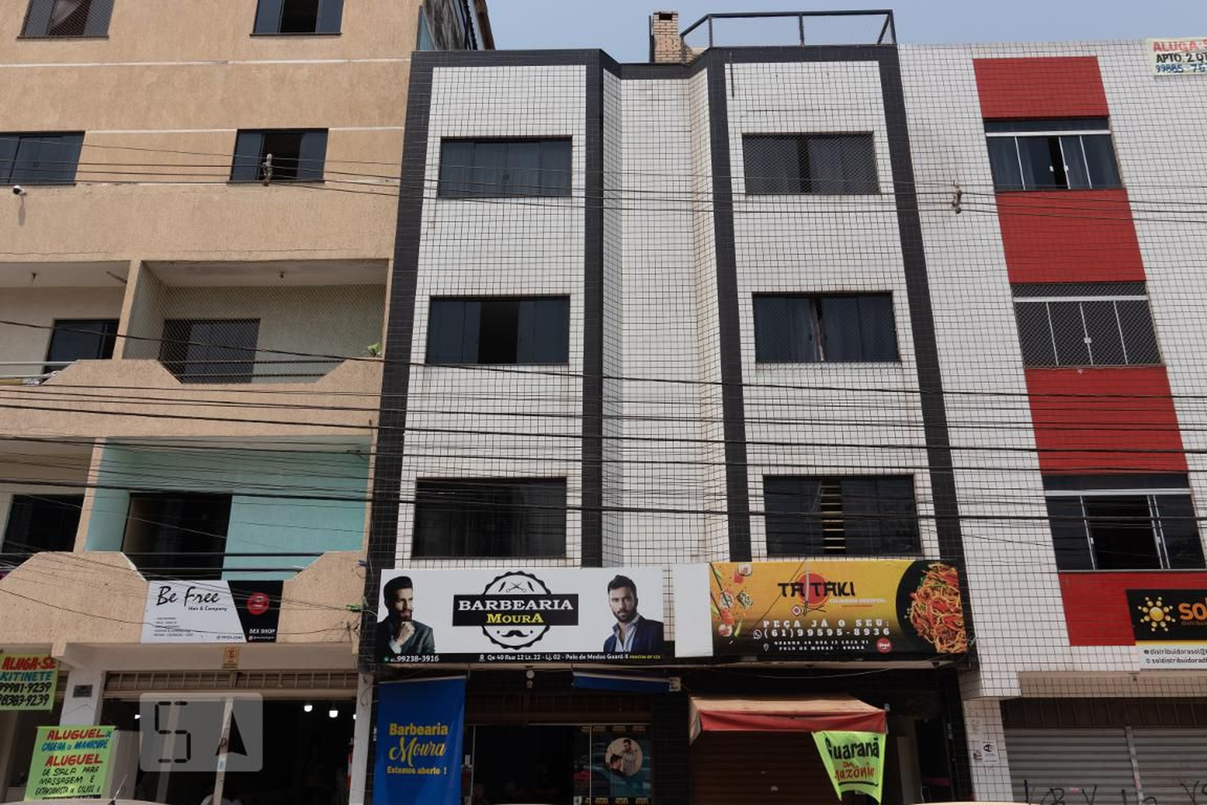 Fachada do Prédio Condomínio em Qnl 11 Bloco B, 312