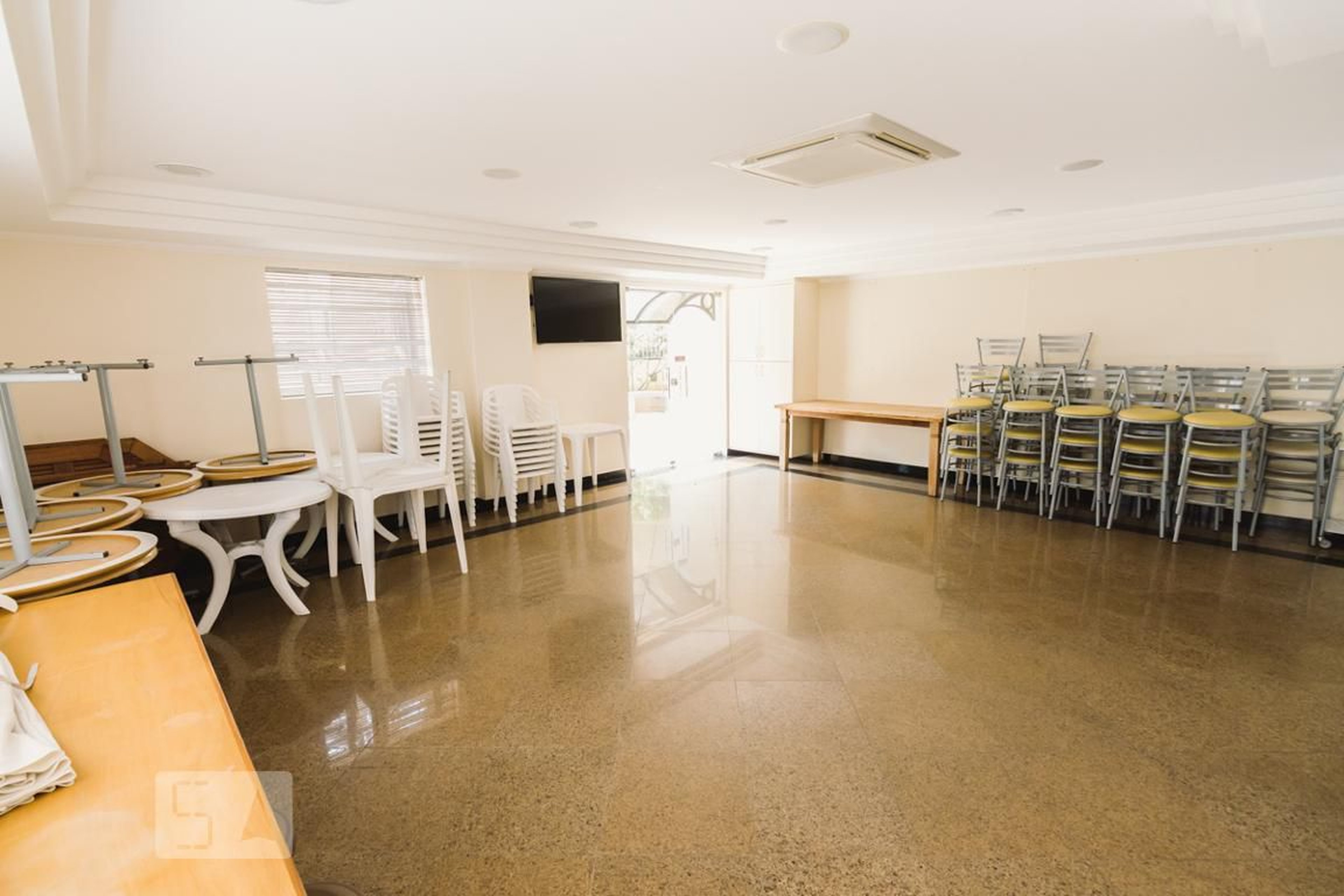 Salão de Festa - Edifício Maison de La Colline