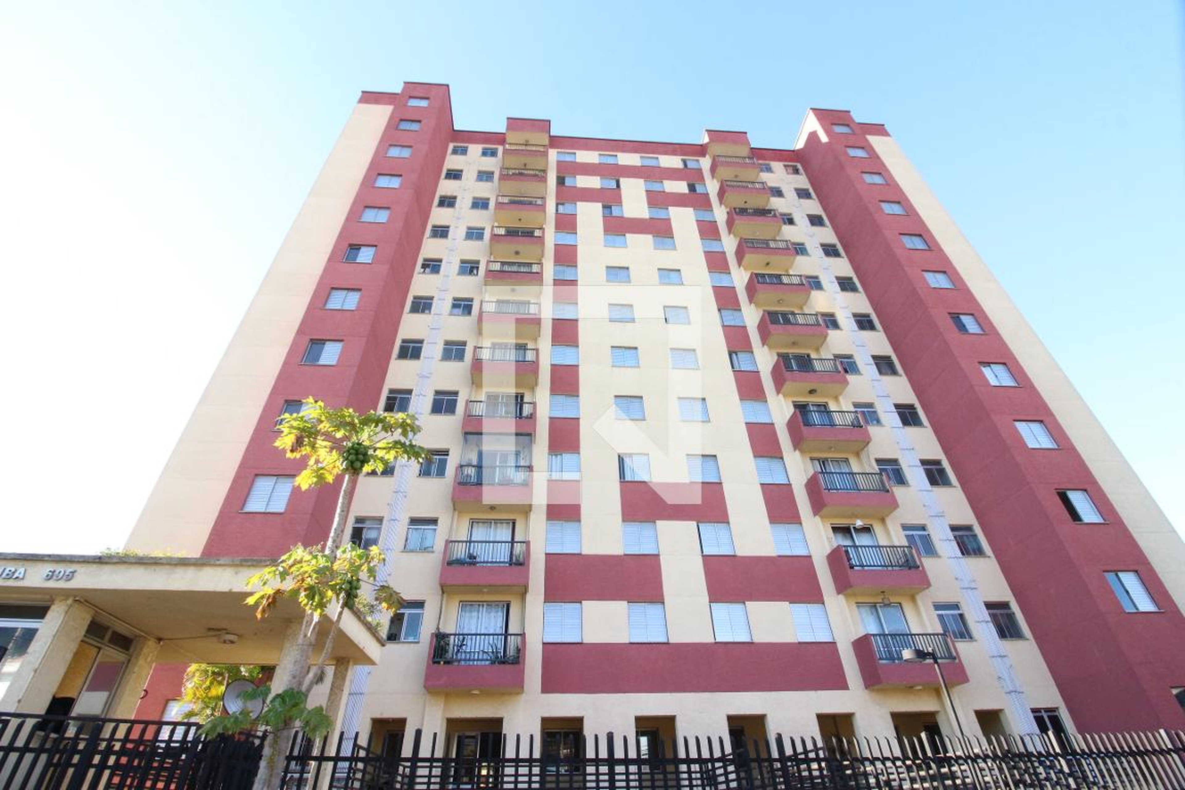 Fachada Condomínio em Avenida Analice Sakatauskas, 695