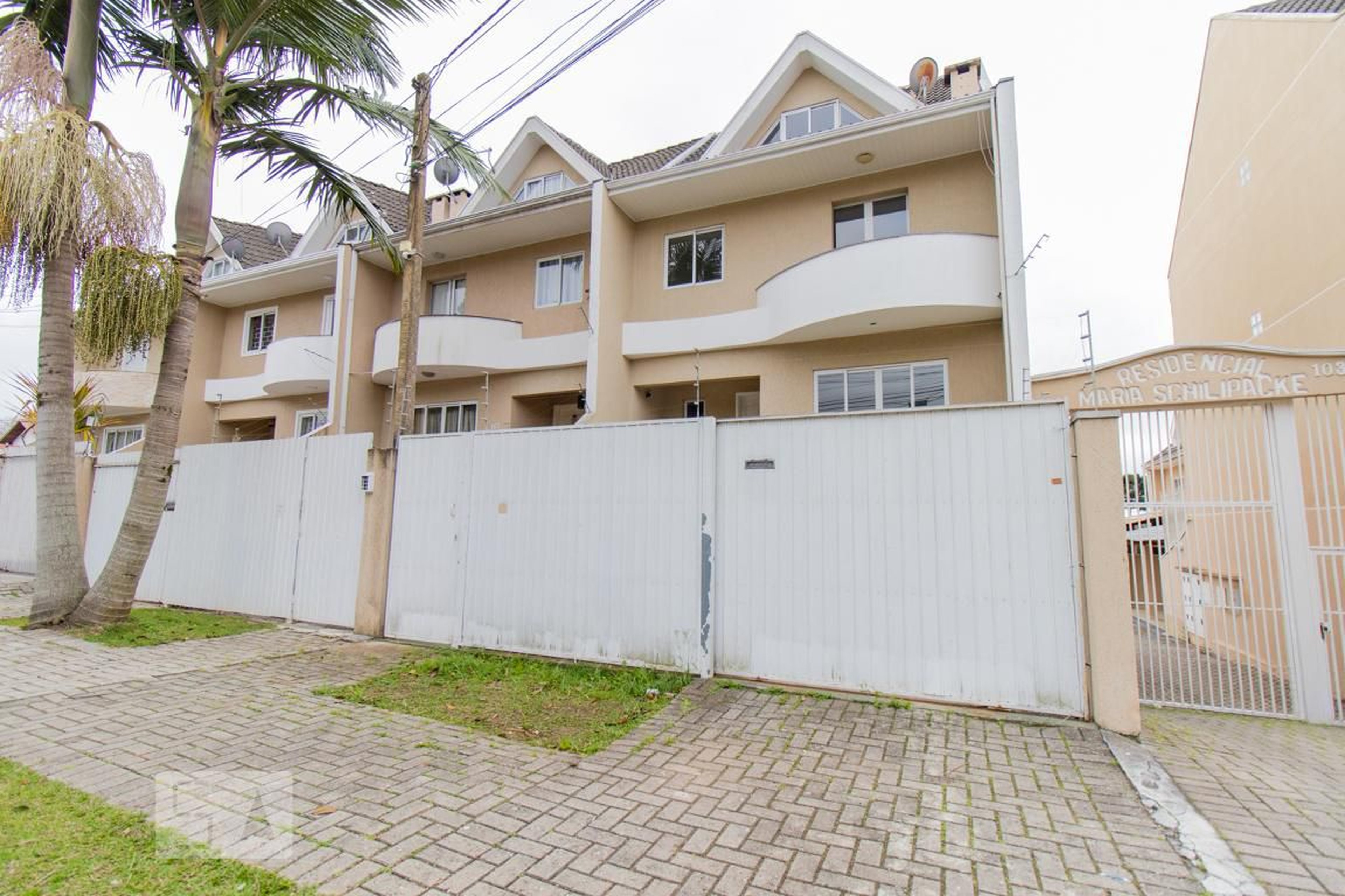 Fachada do Prédio Condomínio em Rua Simão Brante, 103