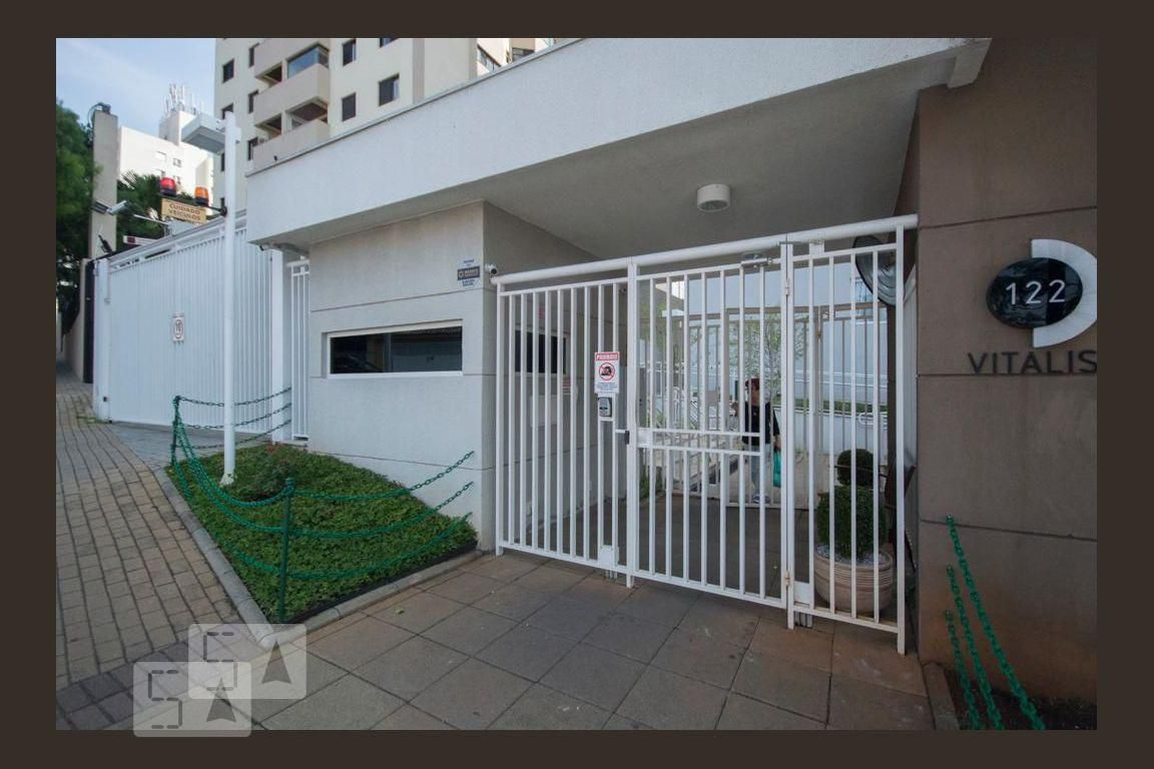 Fachada Condomínio em Rua Coronel Francisco J. Cesar Alfiere, 120