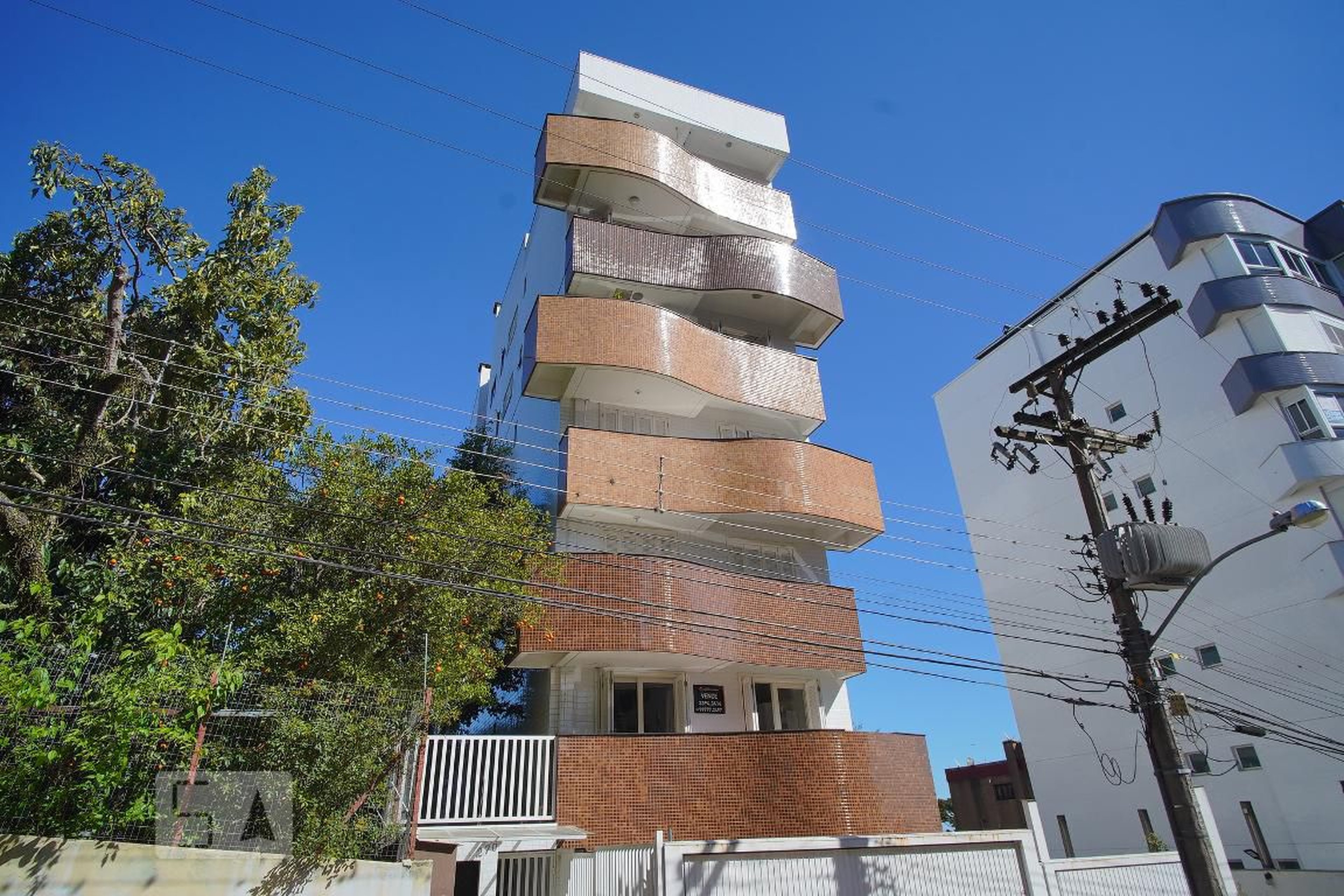 Fachada do Prédio Condomínio em Rua Ângelo Possebon, 270