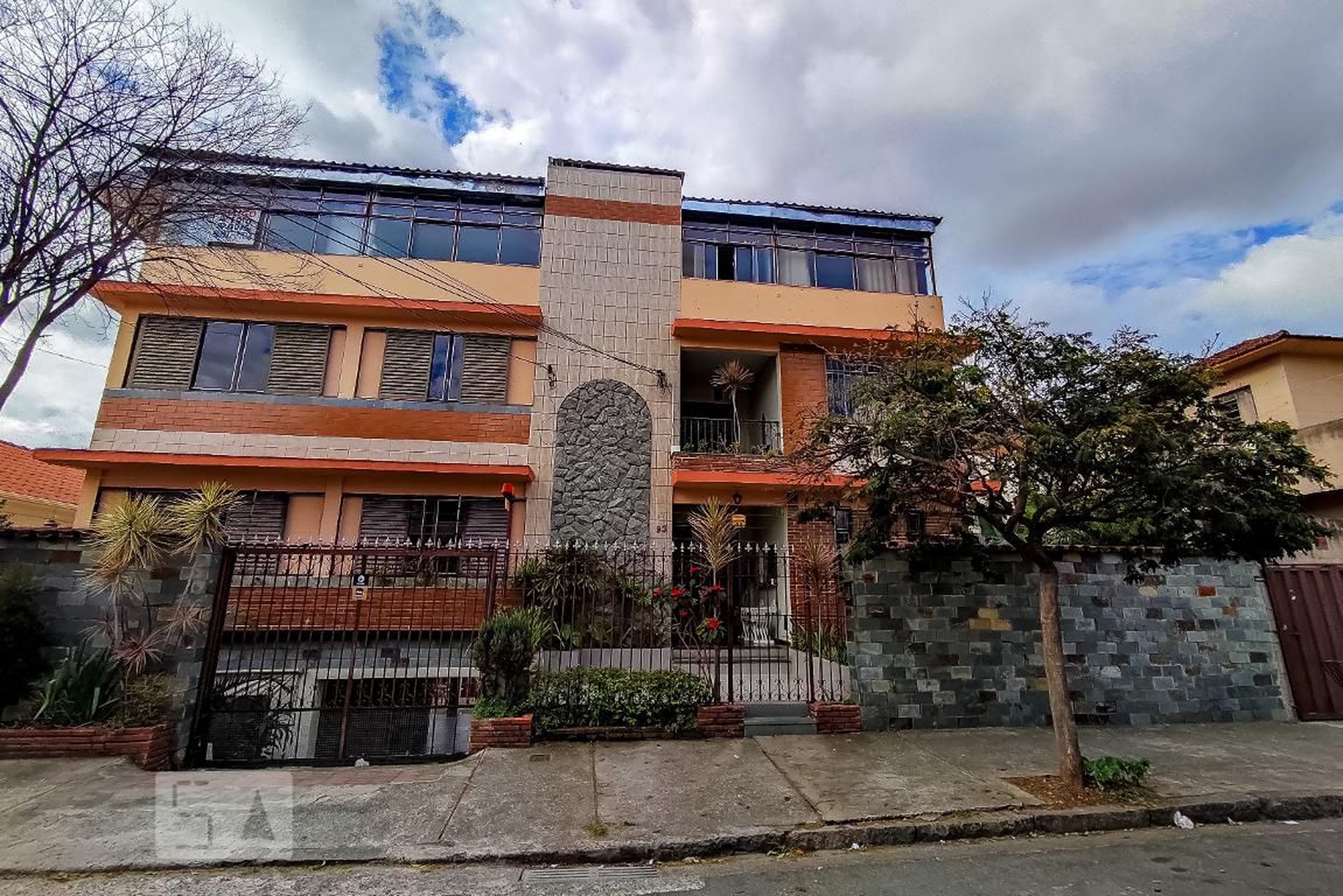 Fachada Condomínio em Rua Norita, 93